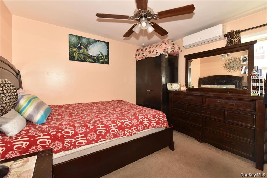 542 East Meadow Property Photo 3