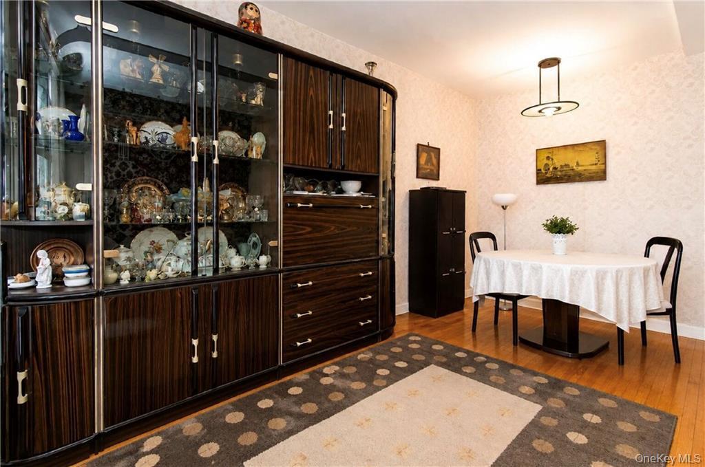 701 Gerald Court 2e Property Photo 3