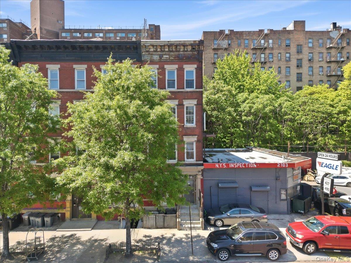 2101 Webster Avenue Property Photo 3