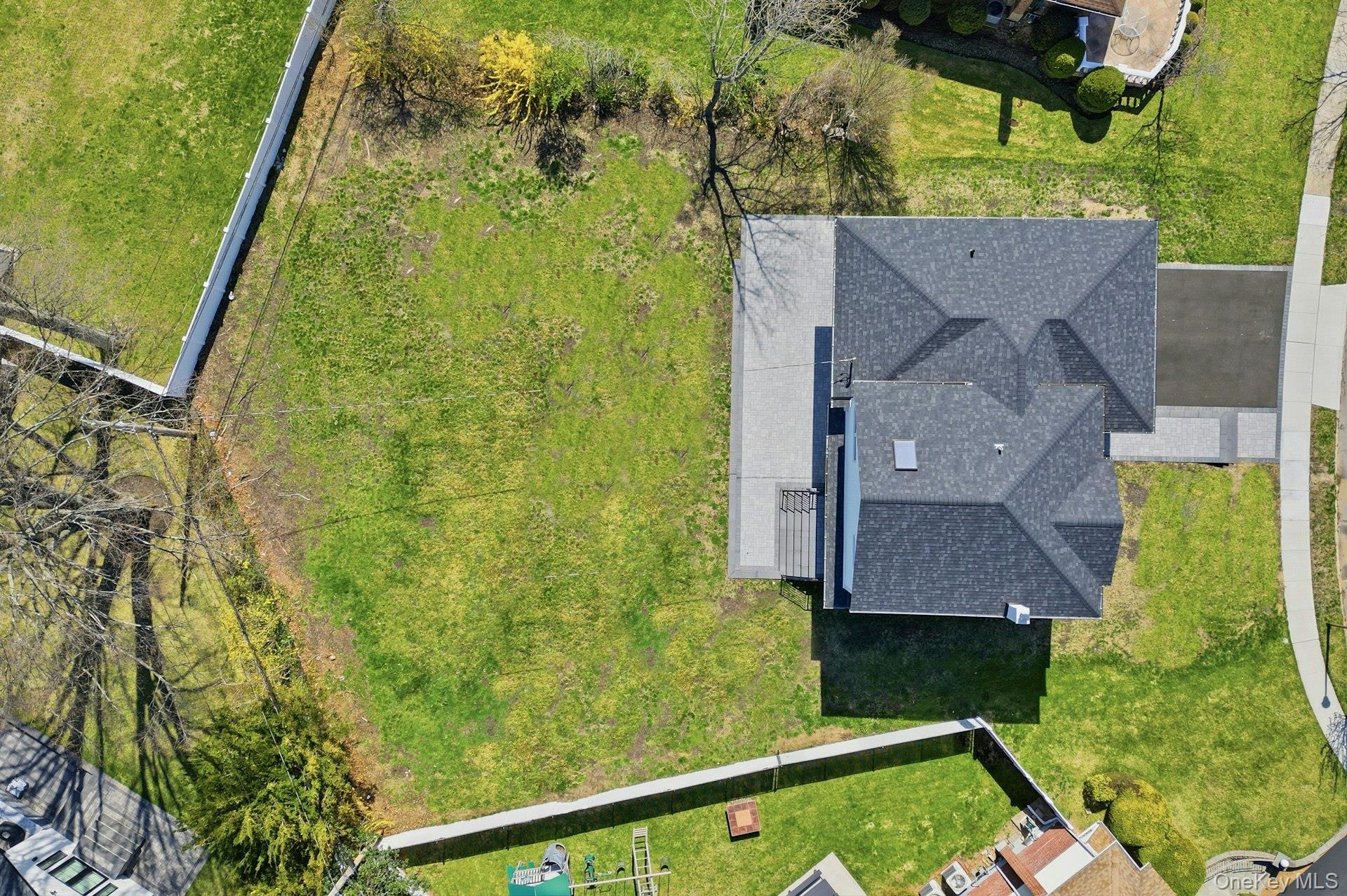 2040 Wellington Court Property Photo 45