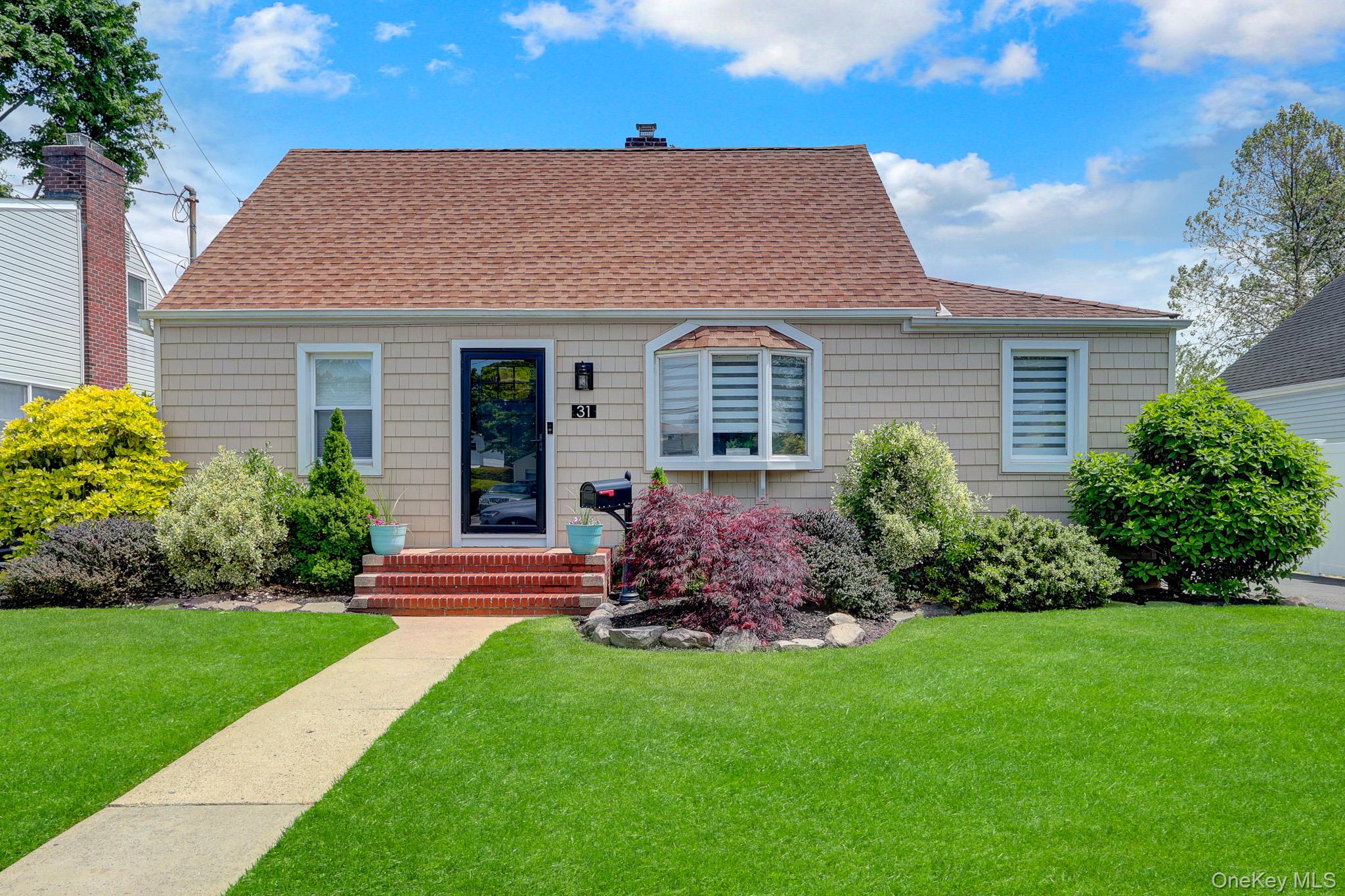 31 Locust Avenue Property Photo 2