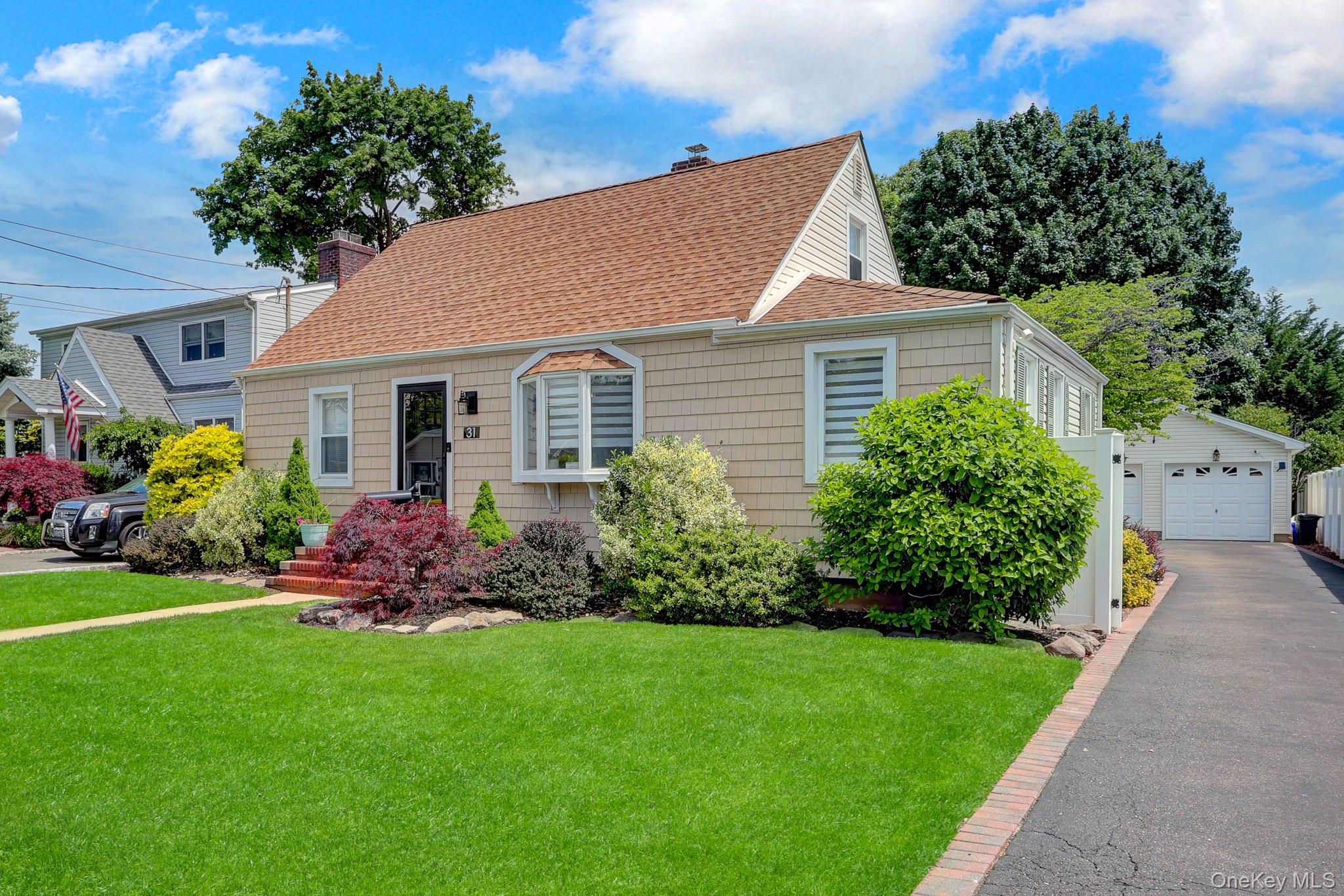 31 Locust Avenue Property Photo 4