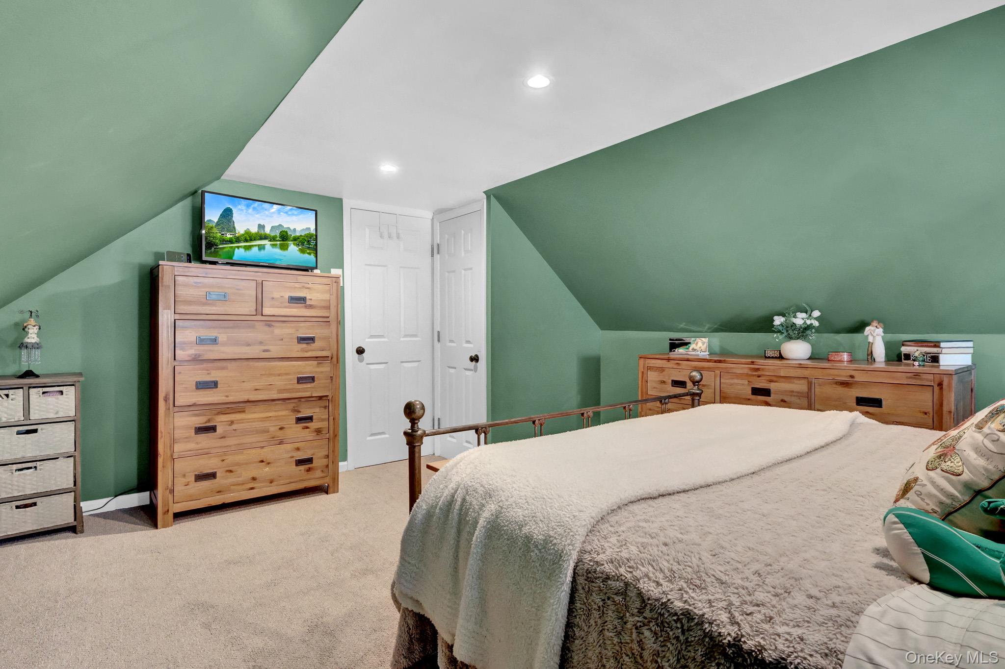 31 Locust Avenue Property Photo 18