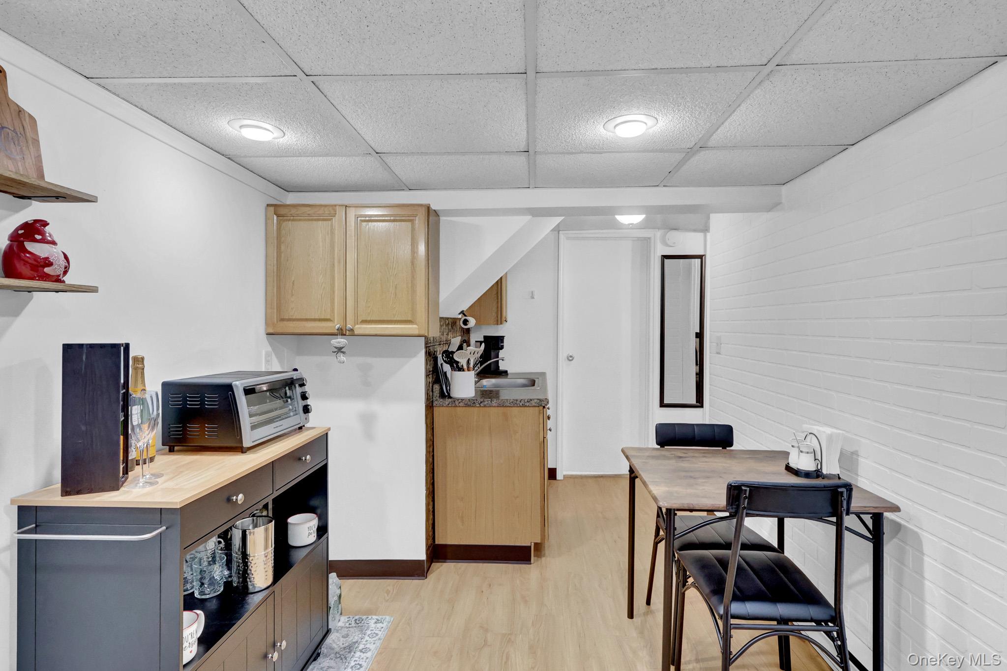 31 Locust Avenue Property Photo 24