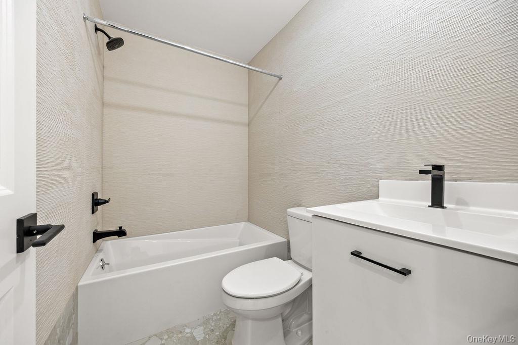 62 Blauvelt Road 202 Property Photo 32