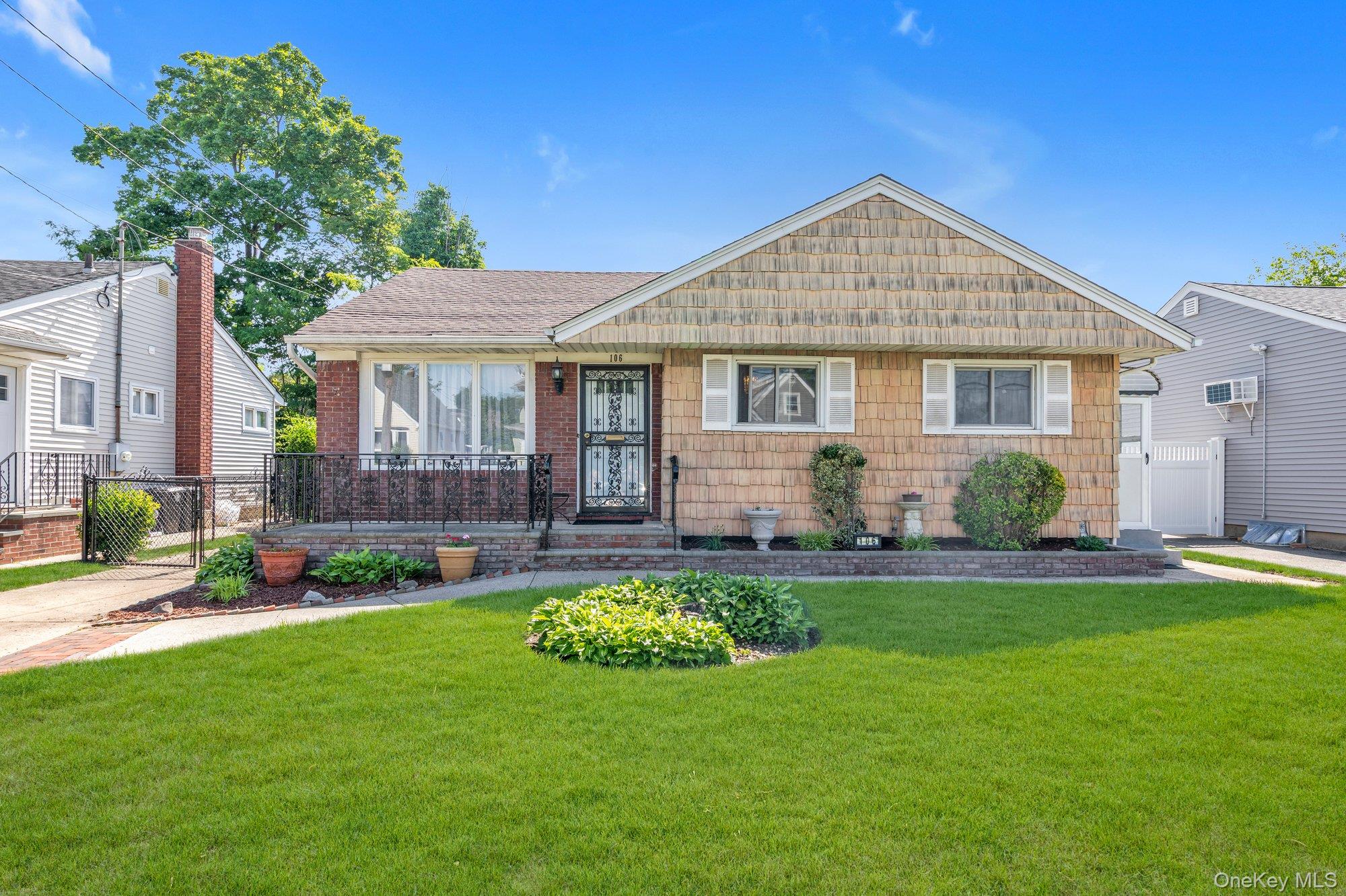 106 Green Avenue Property Photo 1