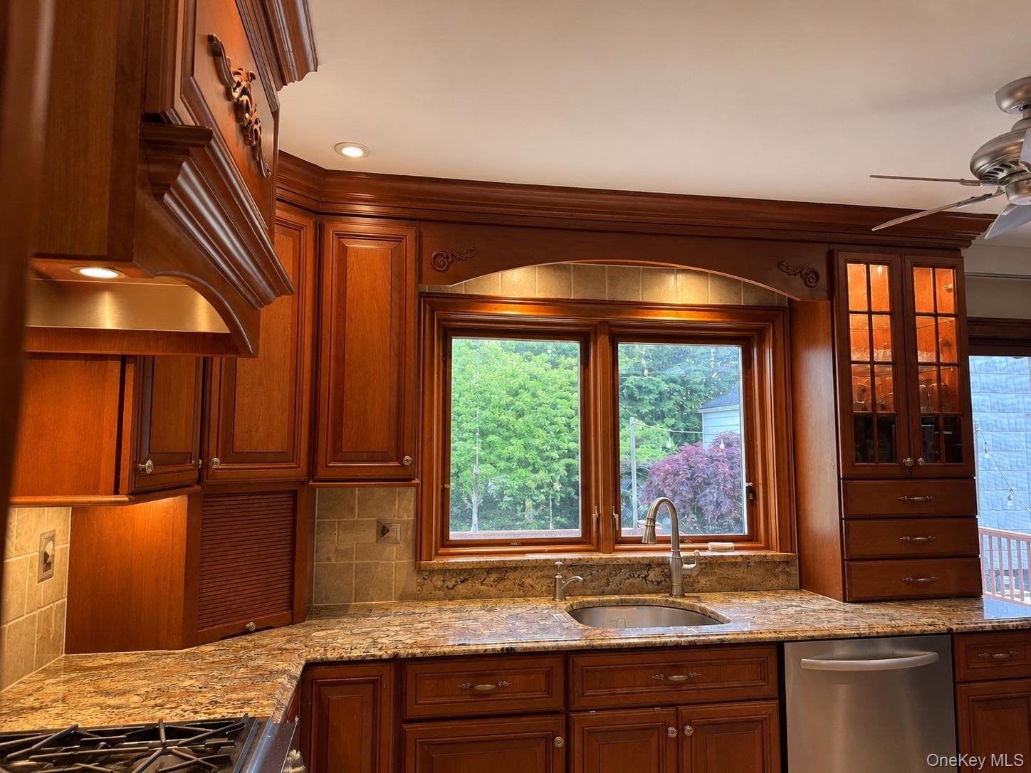 7 Dawes Avenue Property Photo 9