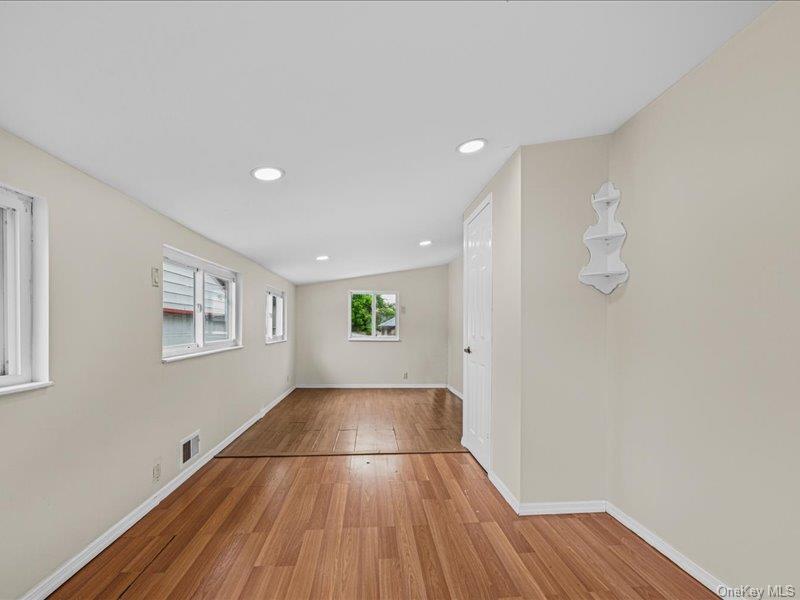 98 Lincoln Street Property Photo 7