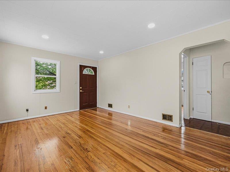 98 Lincoln Street Property Photo 9