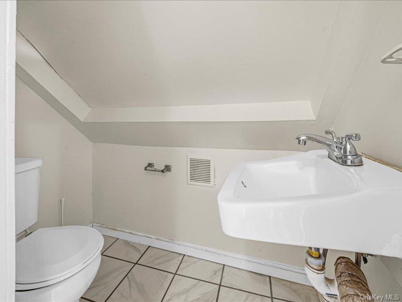 98 Lincoln Street Property Photo 17