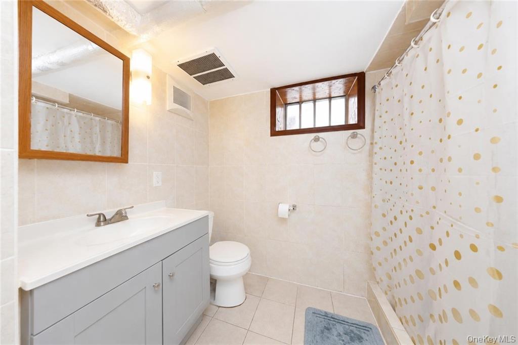 2351 E 22nd Street Property Photo 32