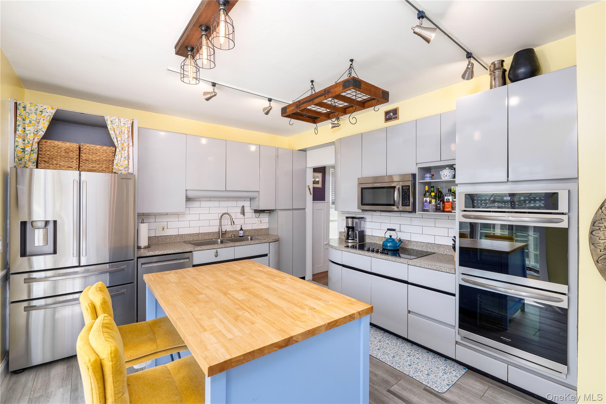 21 Barnard Avenue Property Photo 9