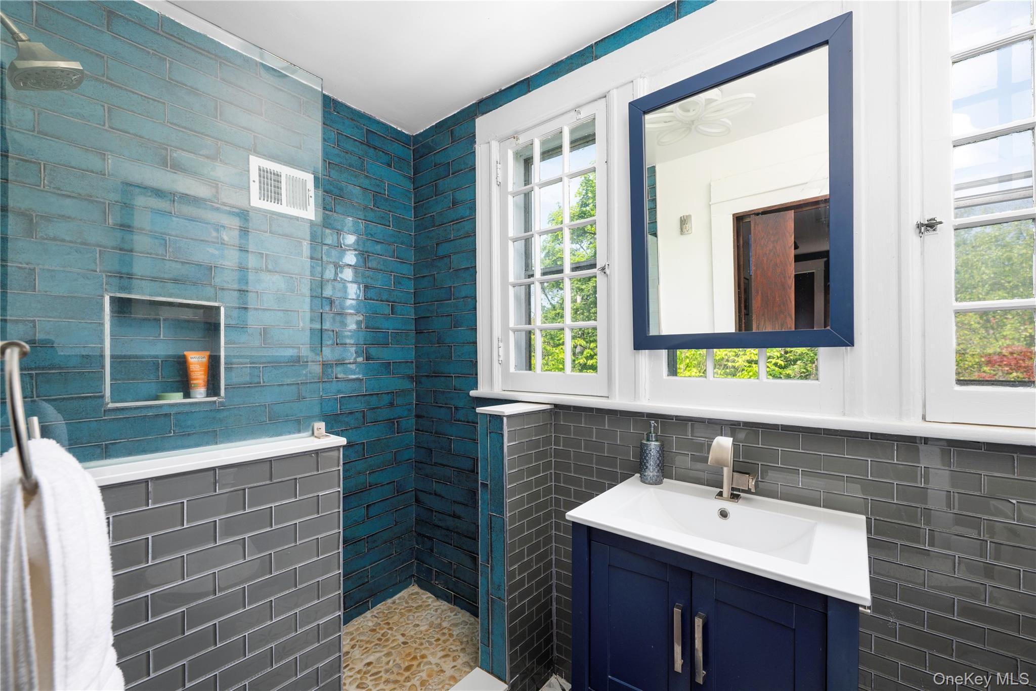21 Barnard Avenue Property Photo 13