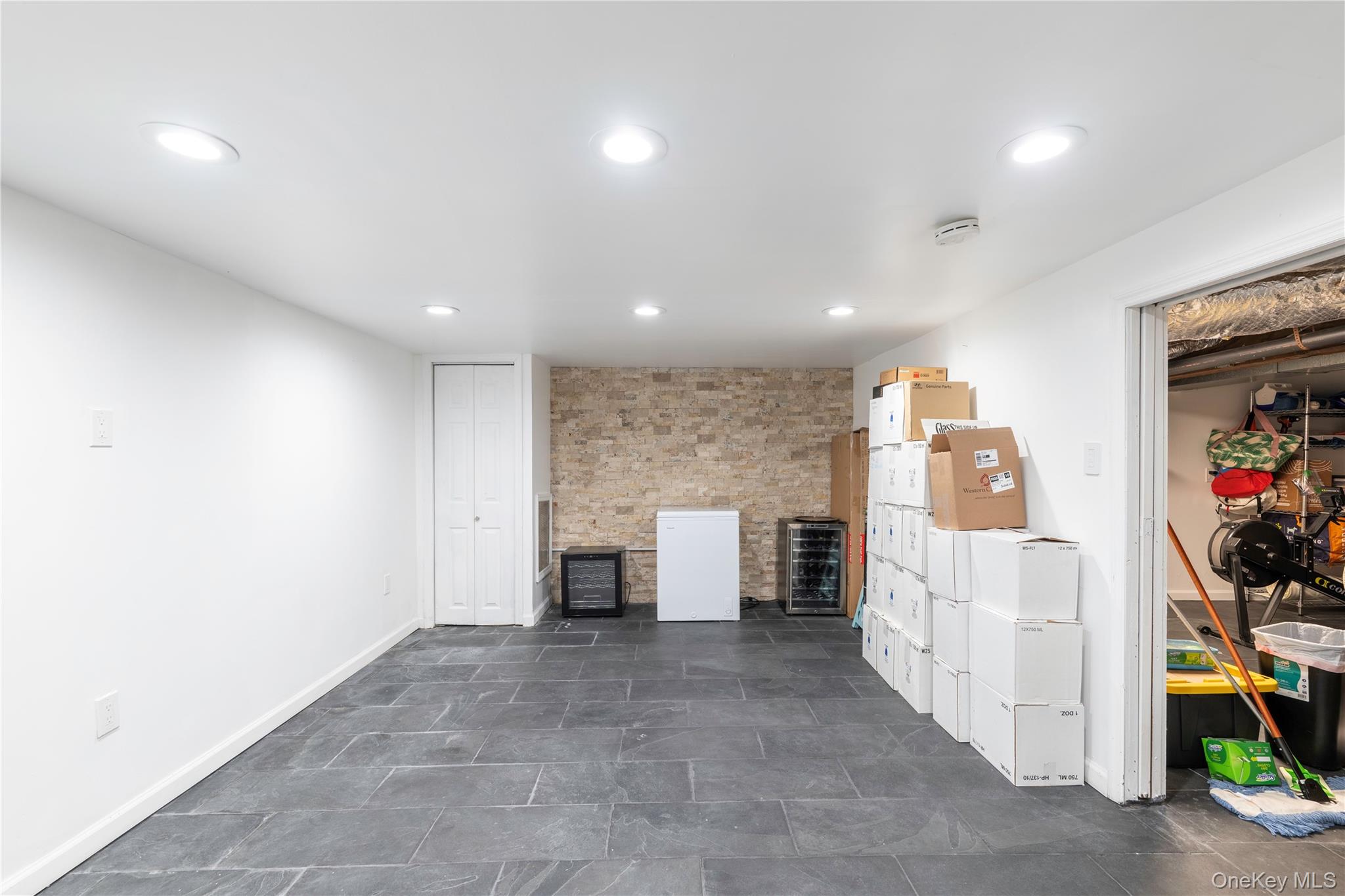 21 Barnard Avenue Property Photo 28