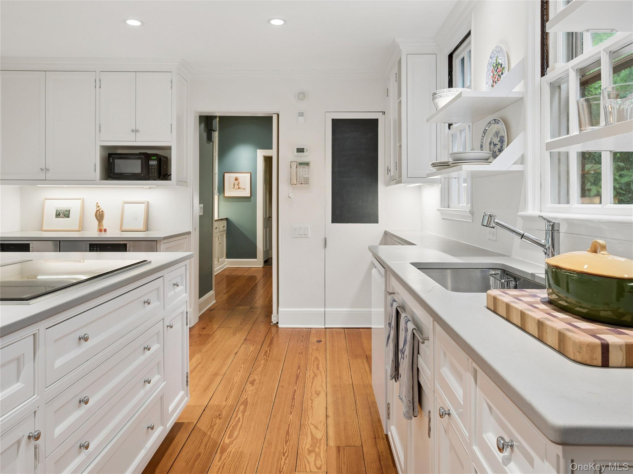 1384 Park Lane Property Photo 15