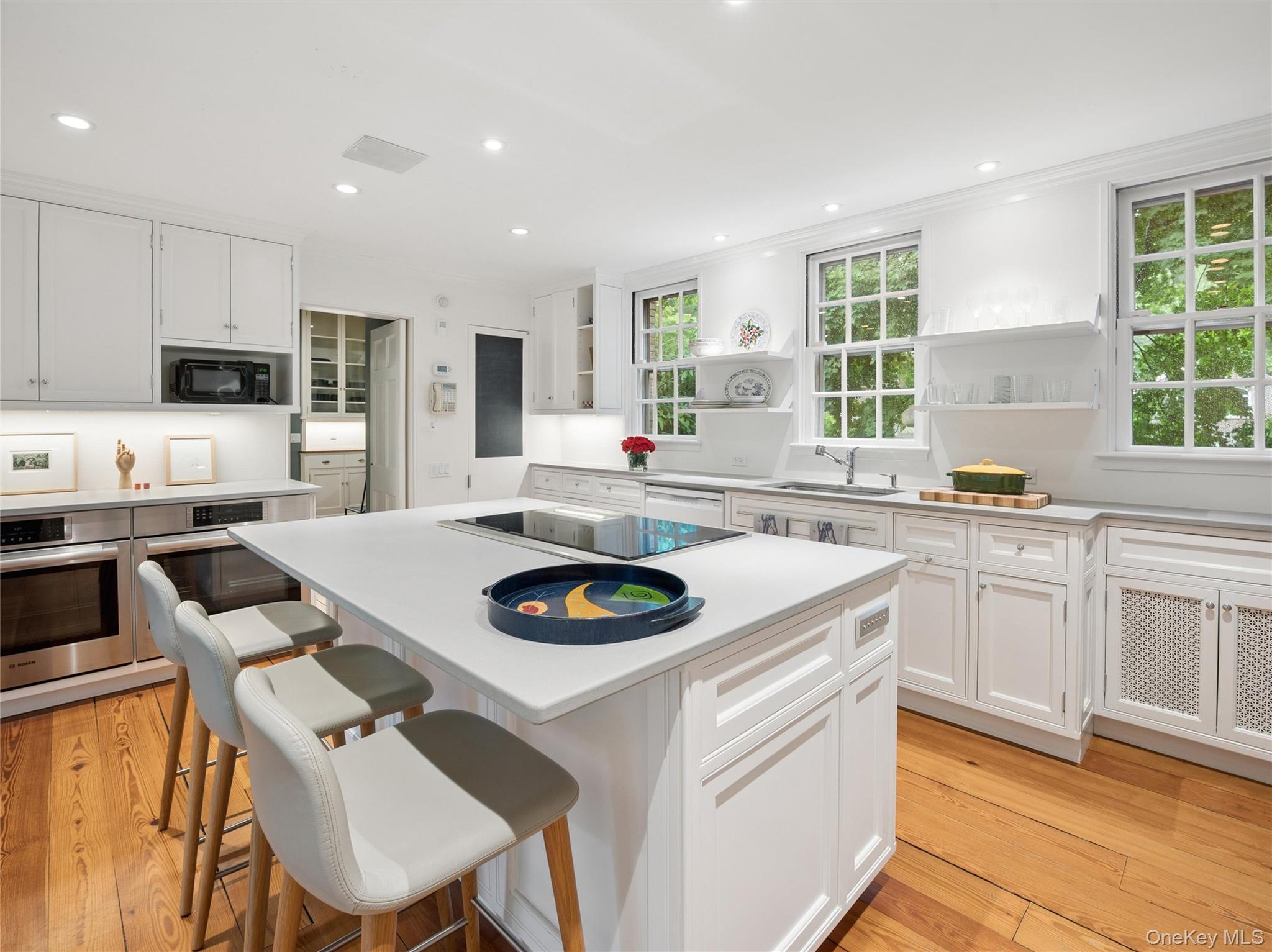 1384 Park Lane Property Photo 16