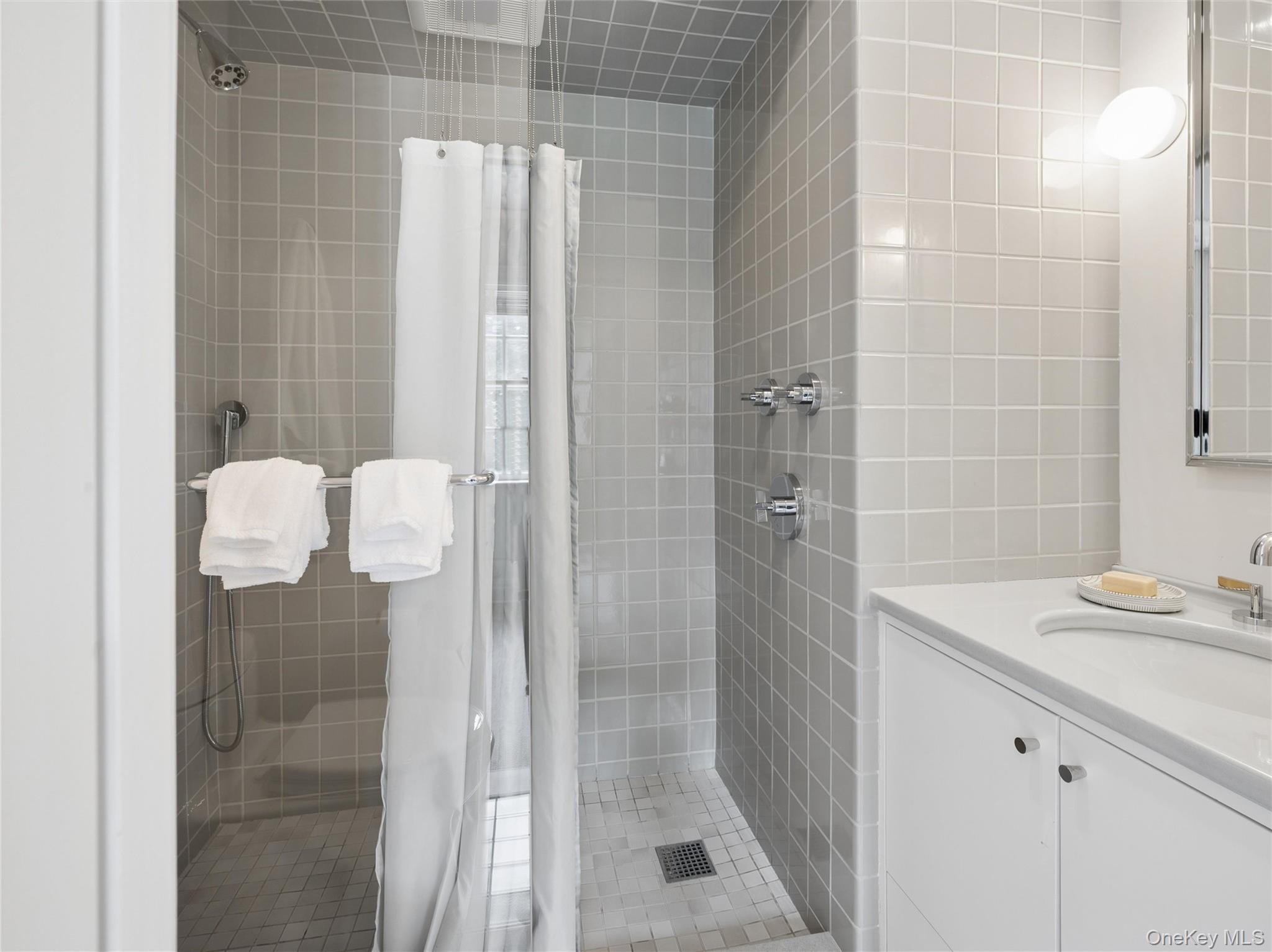 1384 Park Lane Property Photo 26