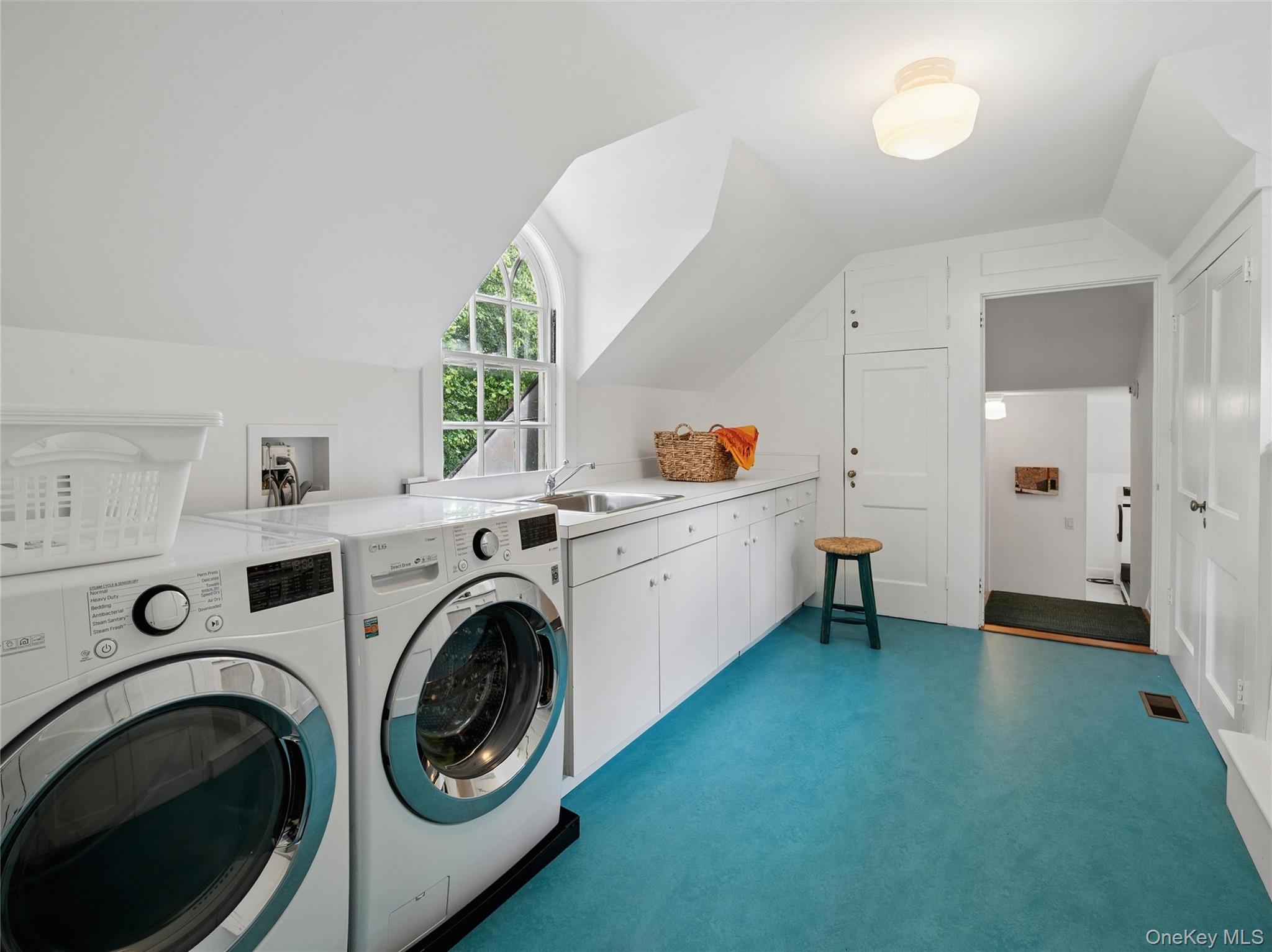 1384 Park Lane Property Photo 32