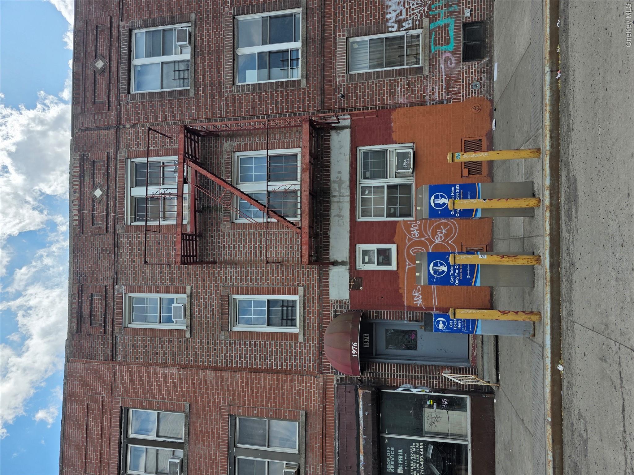 1976 Cross Bronx Expressway Property Photo 1