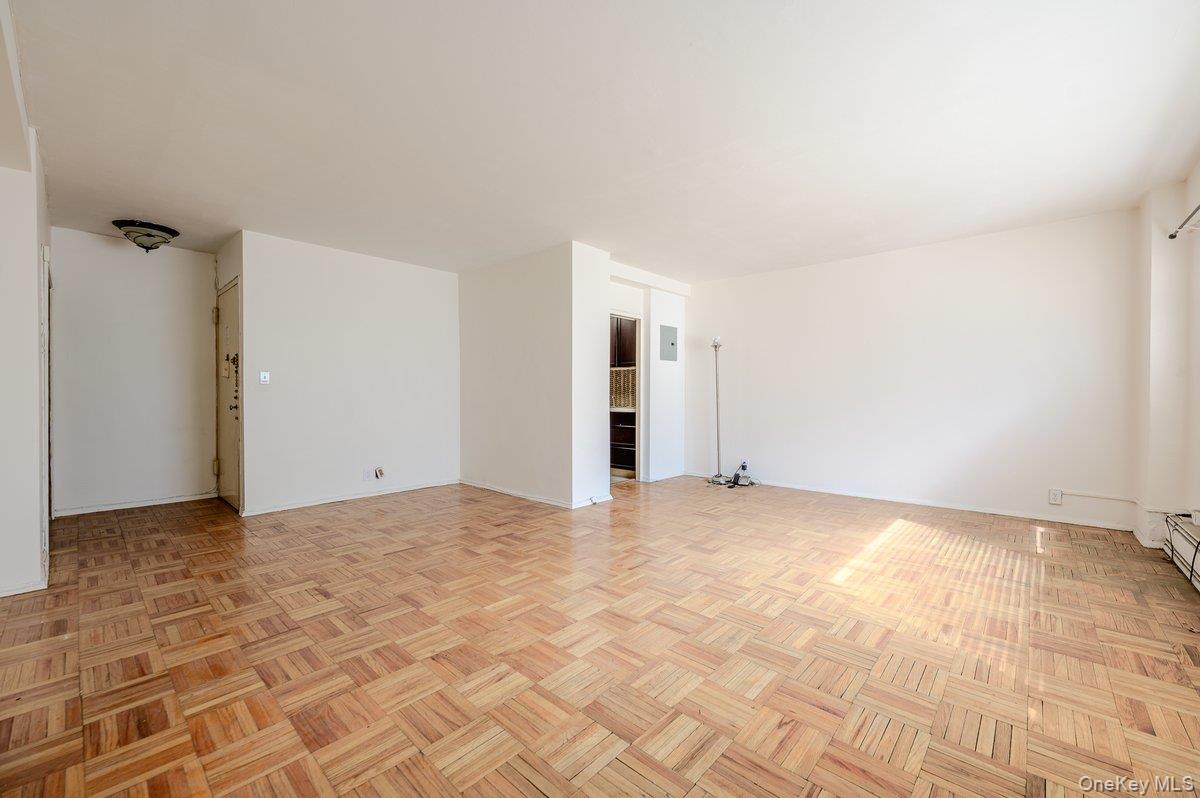 3 Fordham Hill Oval 5e Property Photo 3
