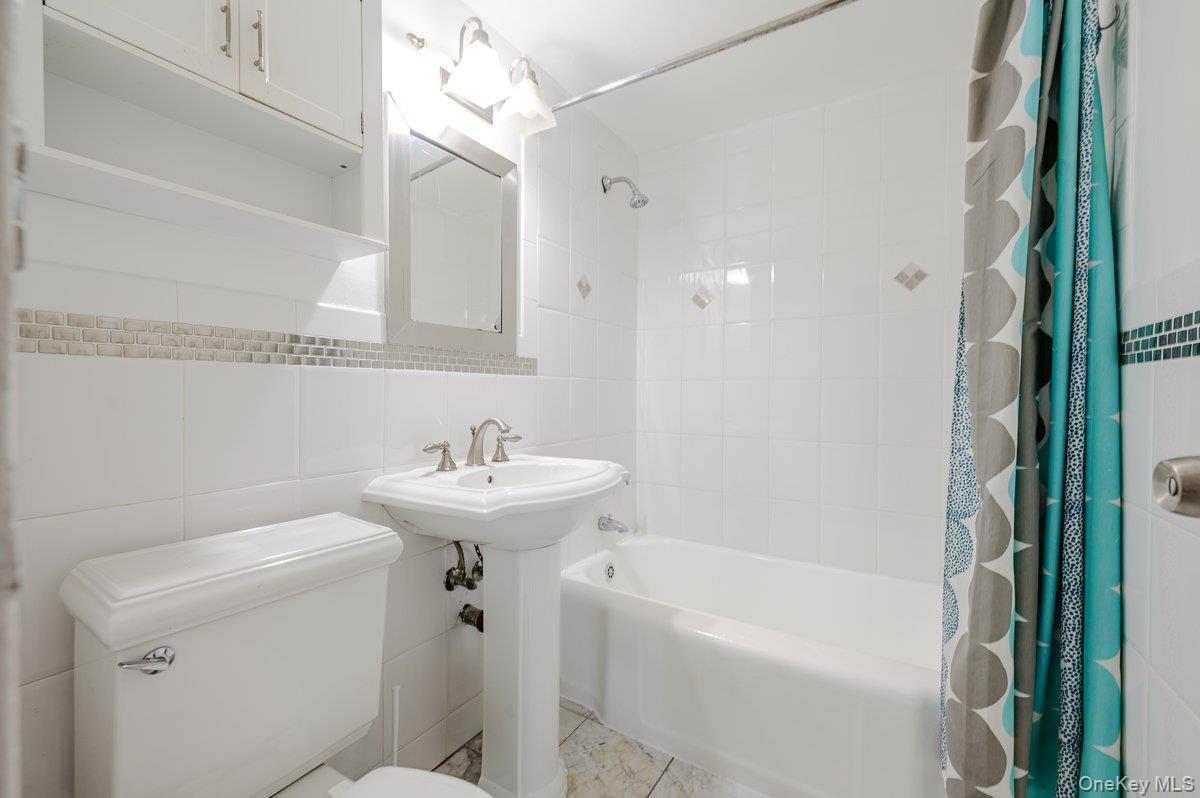 3 Fordham Hill Oval 5e Property Photo 8