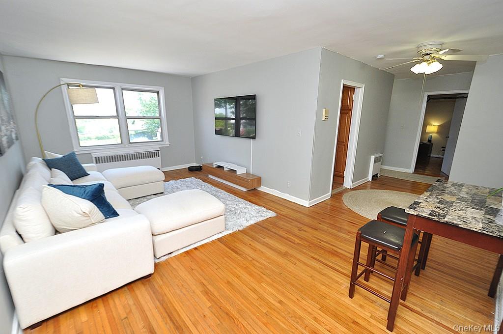 485 Webster Avenue B5 Property Photo 1