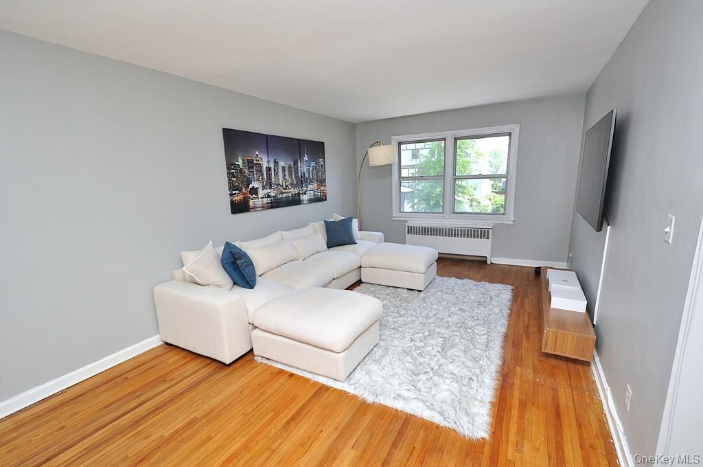 485 Webster Avenue B5 Property Photo 3