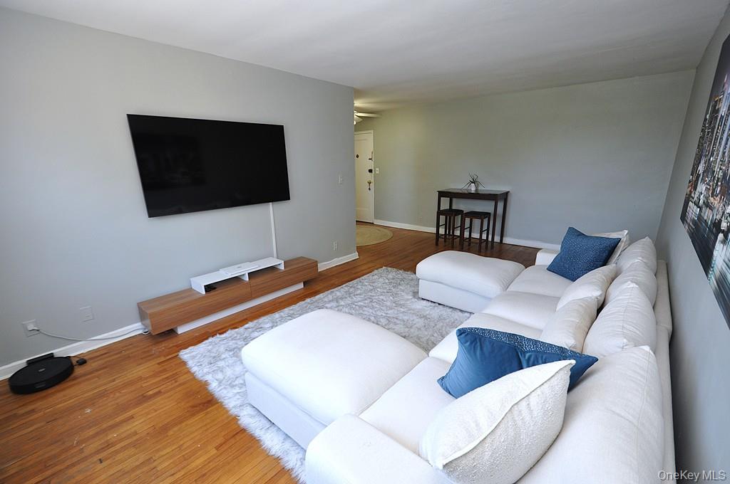 485 Webster Avenue B5 Property Photo 5