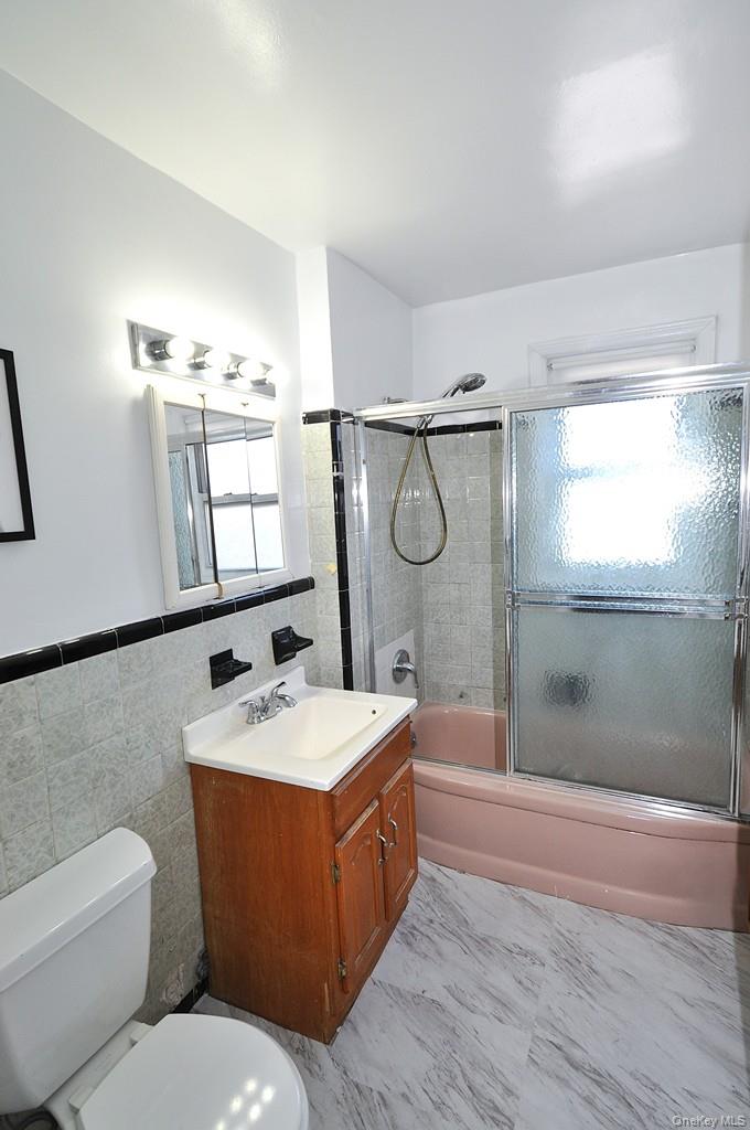 485 Webster Avenue B5 Property Photo 22