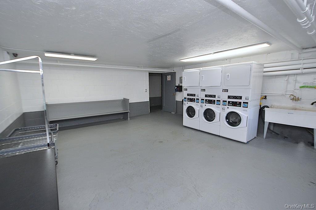 485 Webster Avenue B5 Property Photo 26