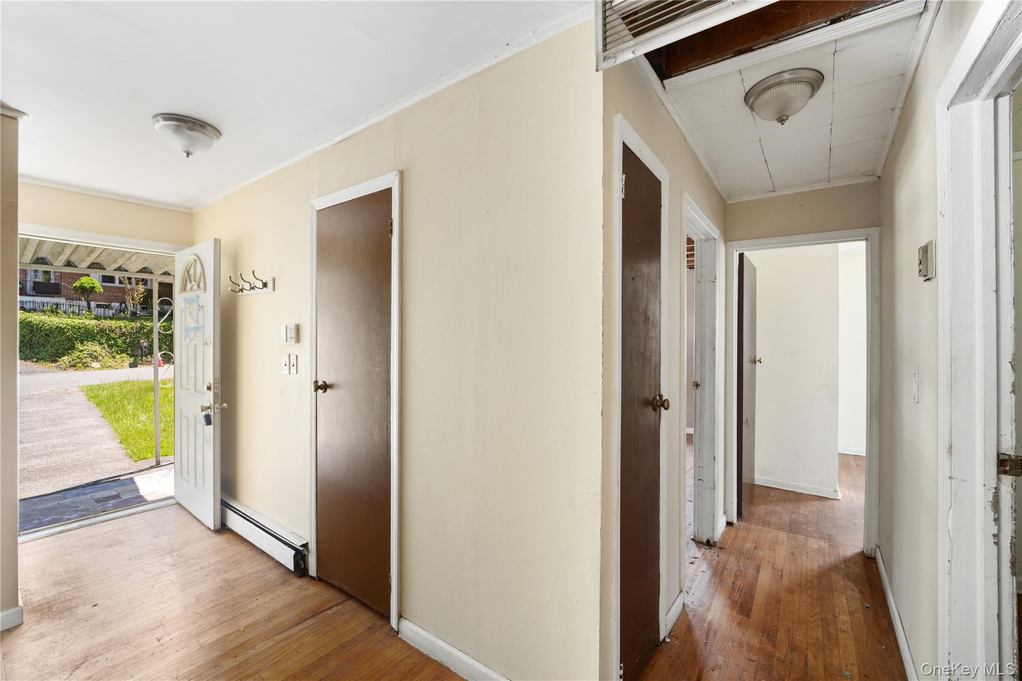 22 N Lawrence Avenue Property Photo 4