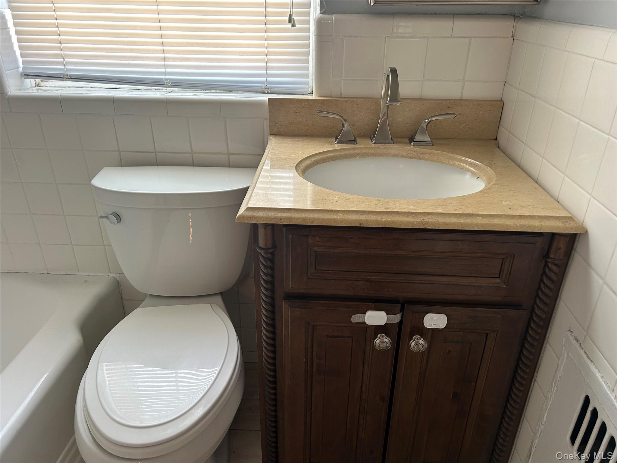 230 Central Avenue 3-i Property Photo 20