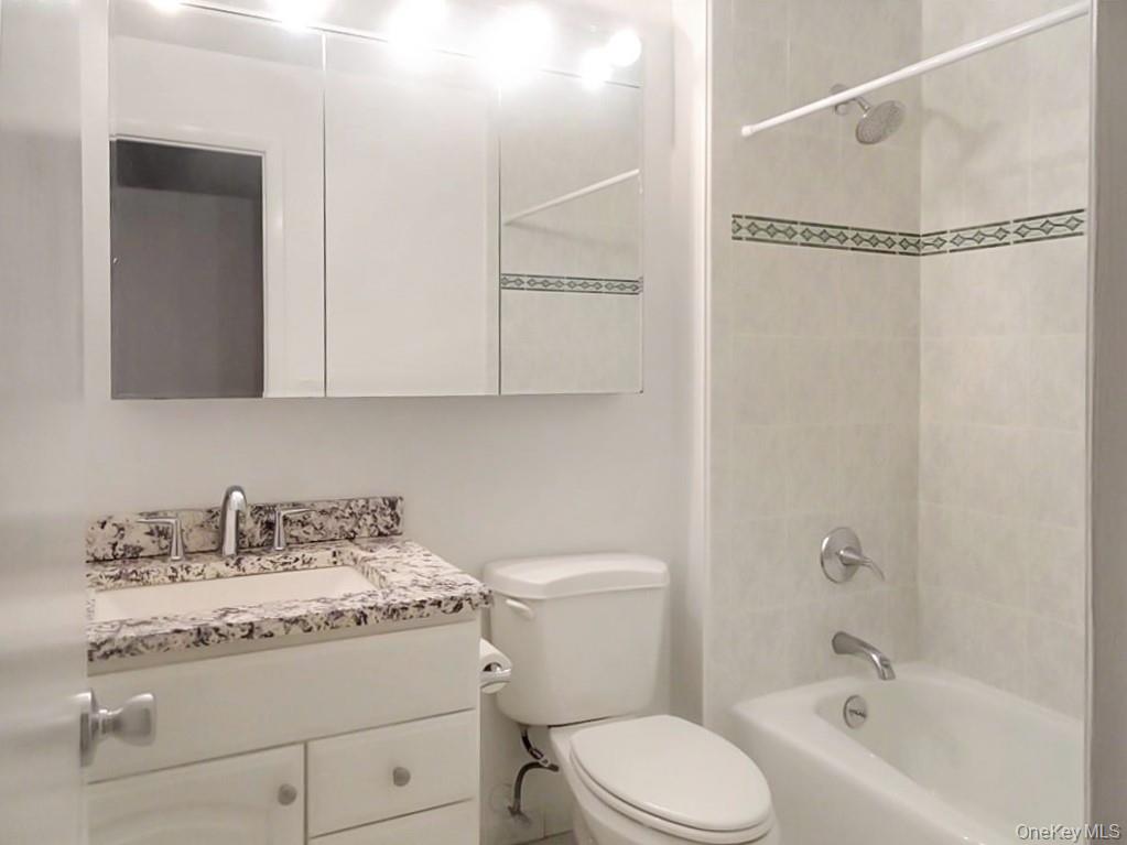 300 Livingston Avenue 2a Property Photo 13