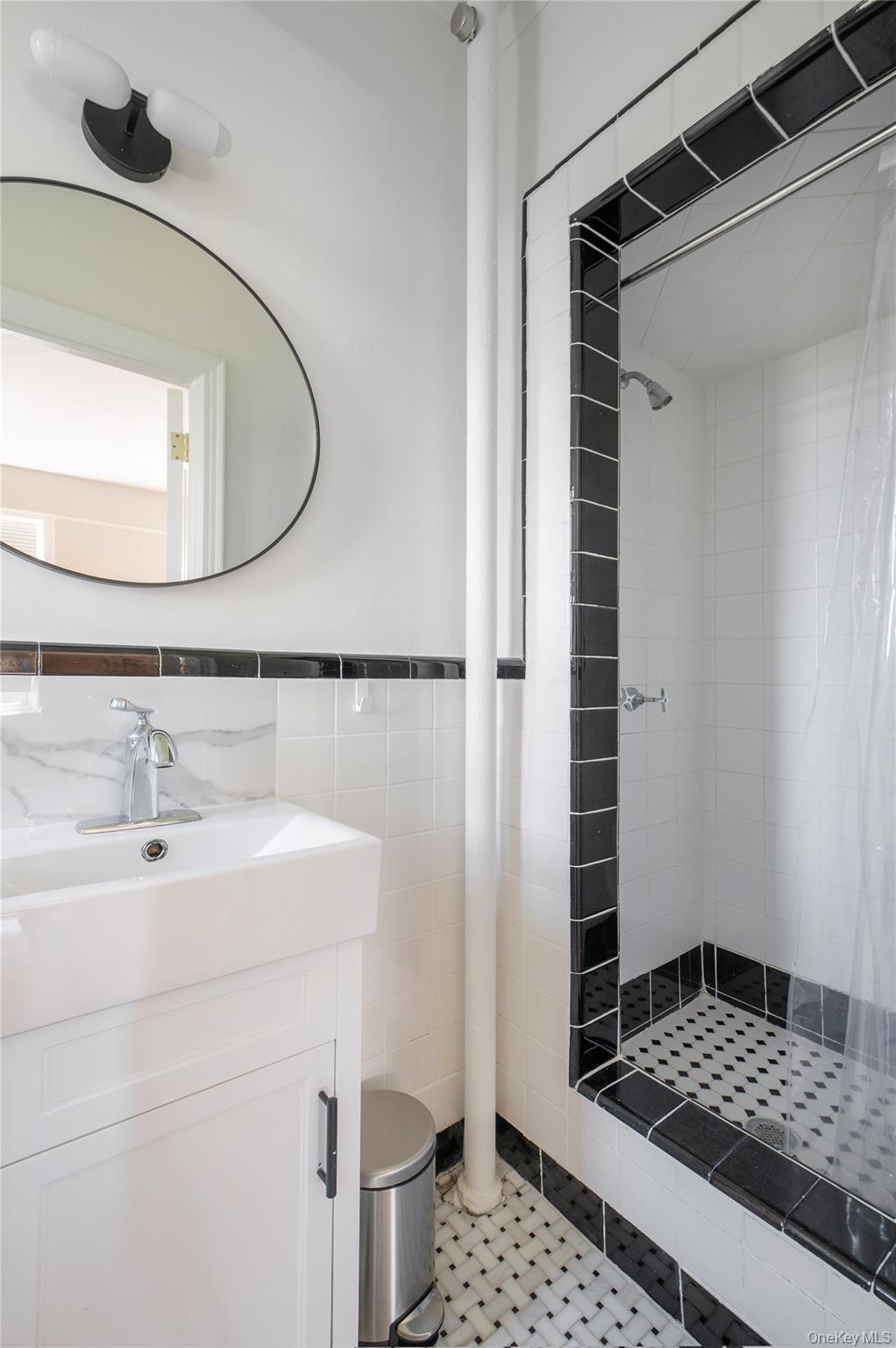 86-10 34th Avenue 613 Property Photo 9