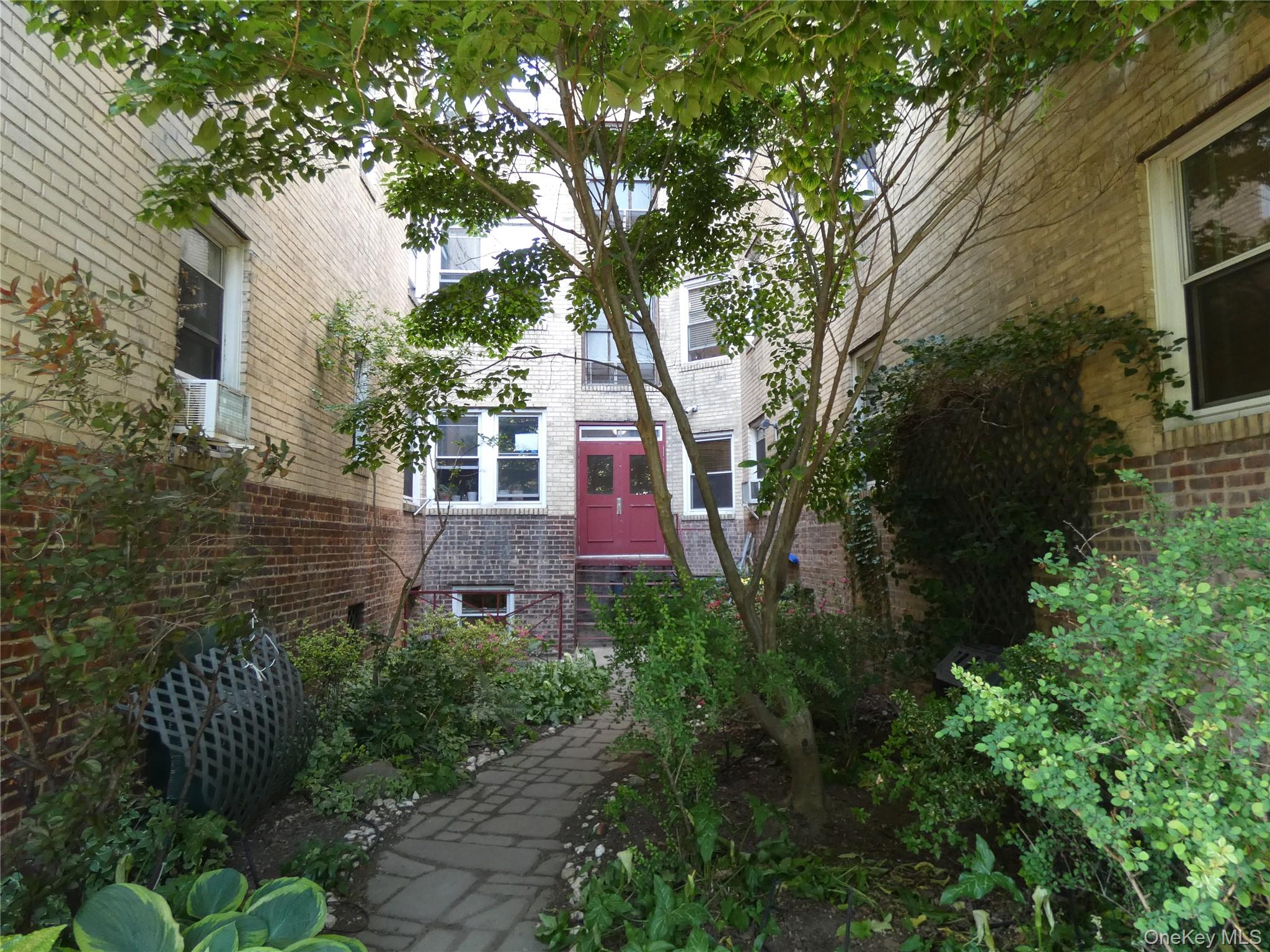 86-10 34th Avenue 613 Property Photo 17