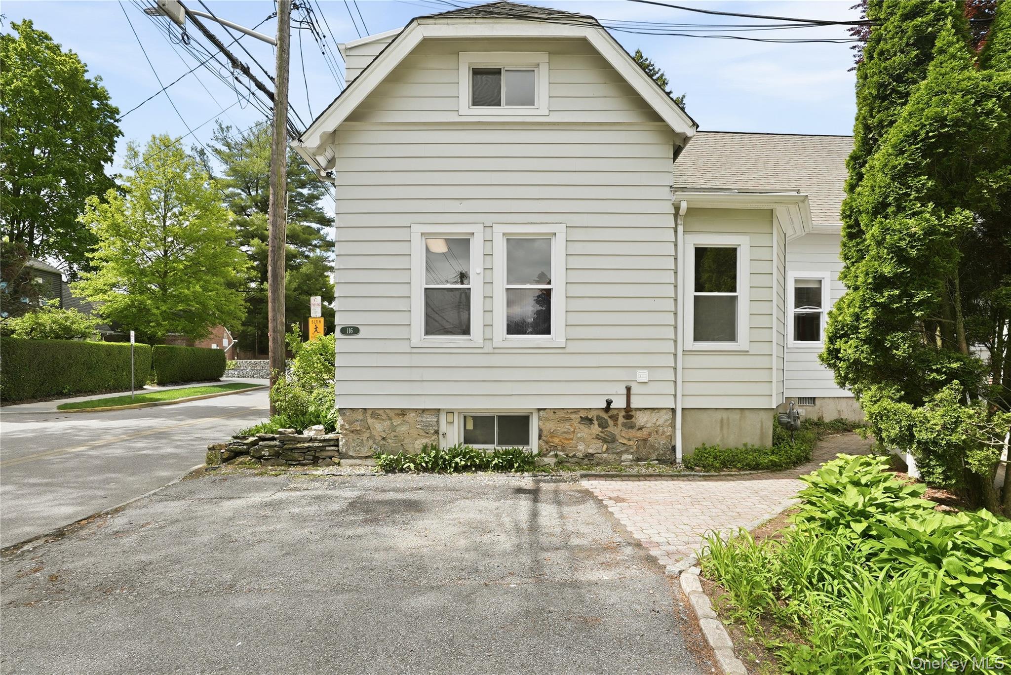 116 Carpenter Avenue Property Photo 3