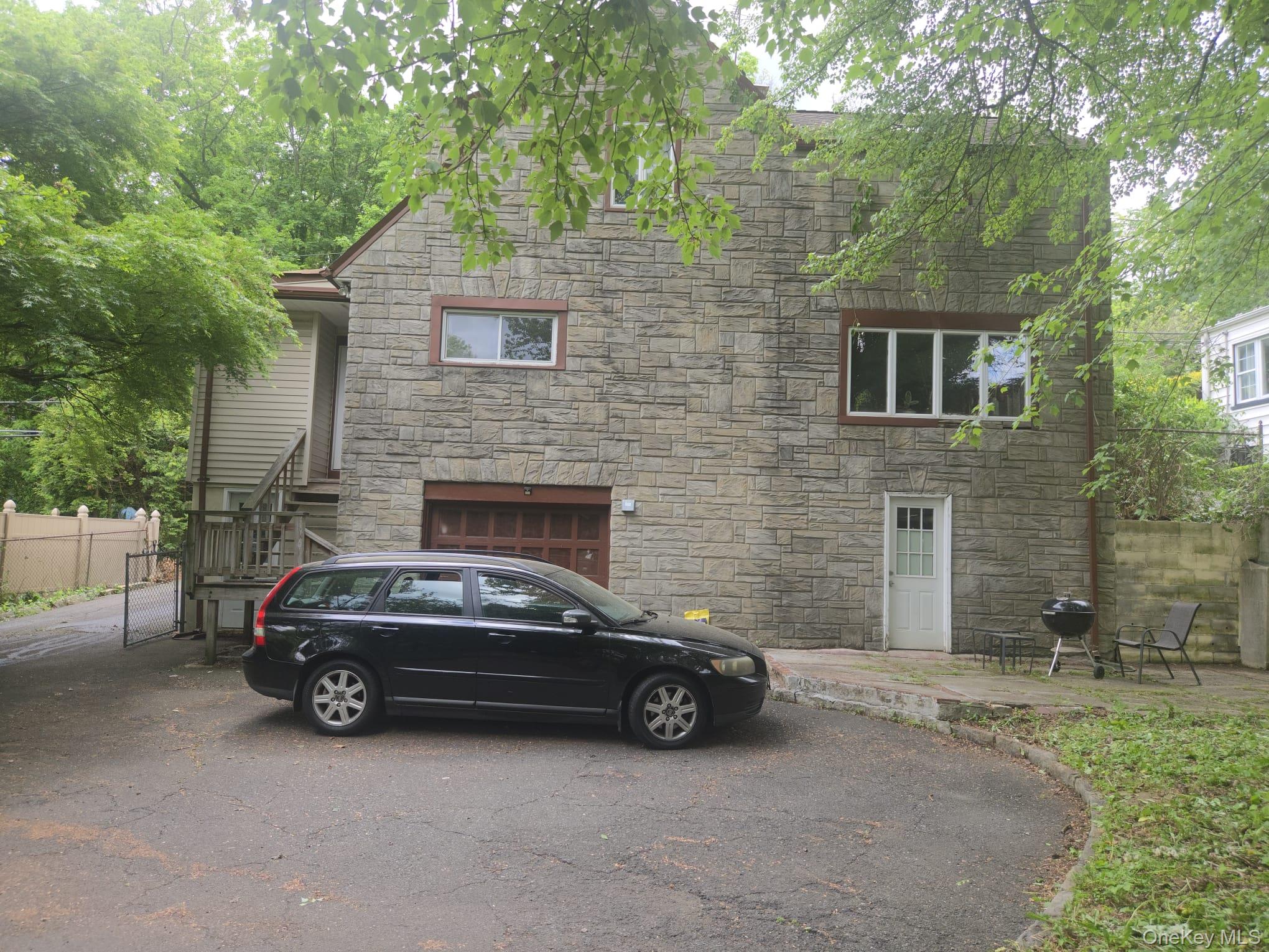 39 Hillcrest Road Property Photo 5
