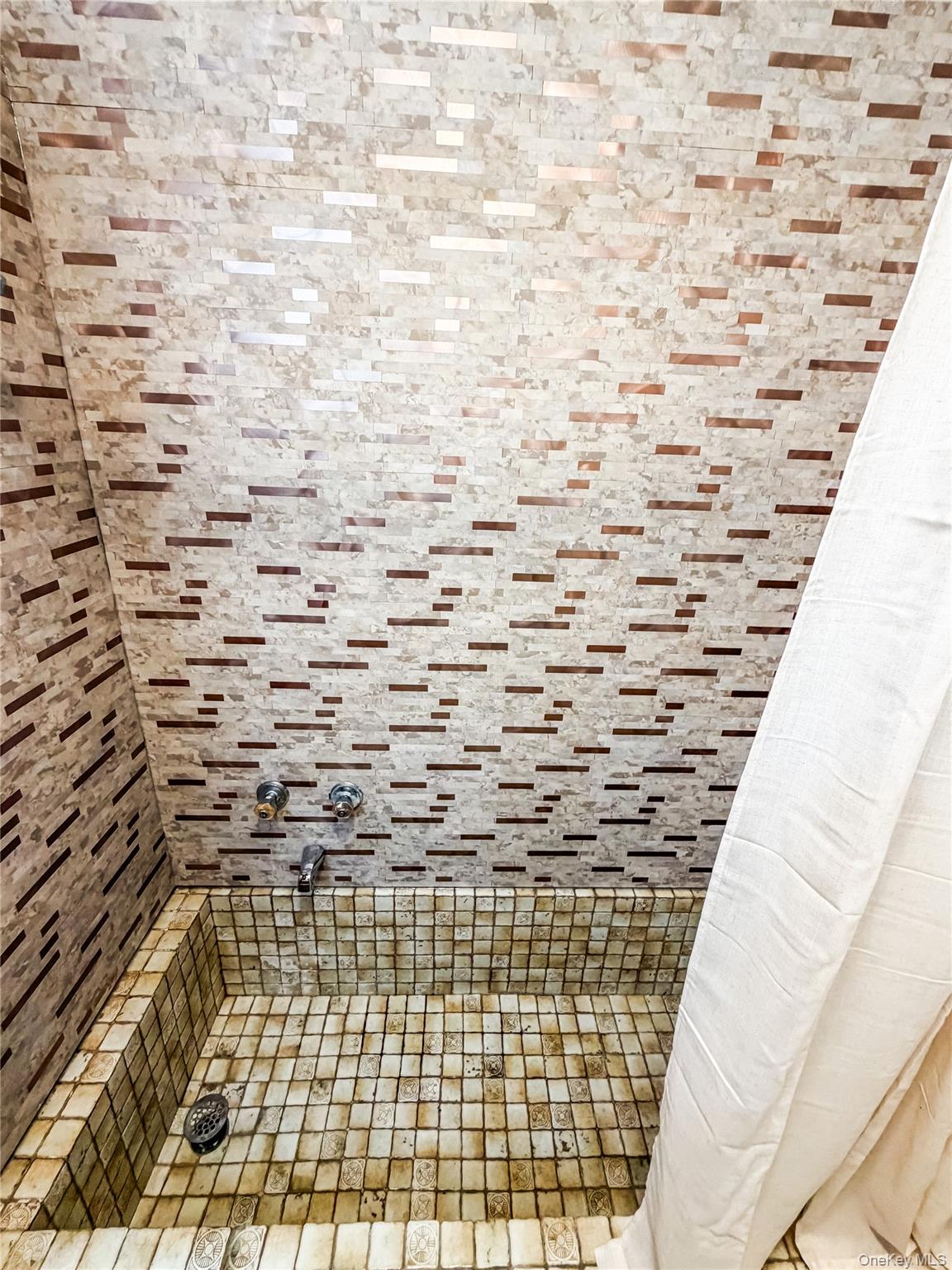 12 Chaucer Road Property Photo 27
