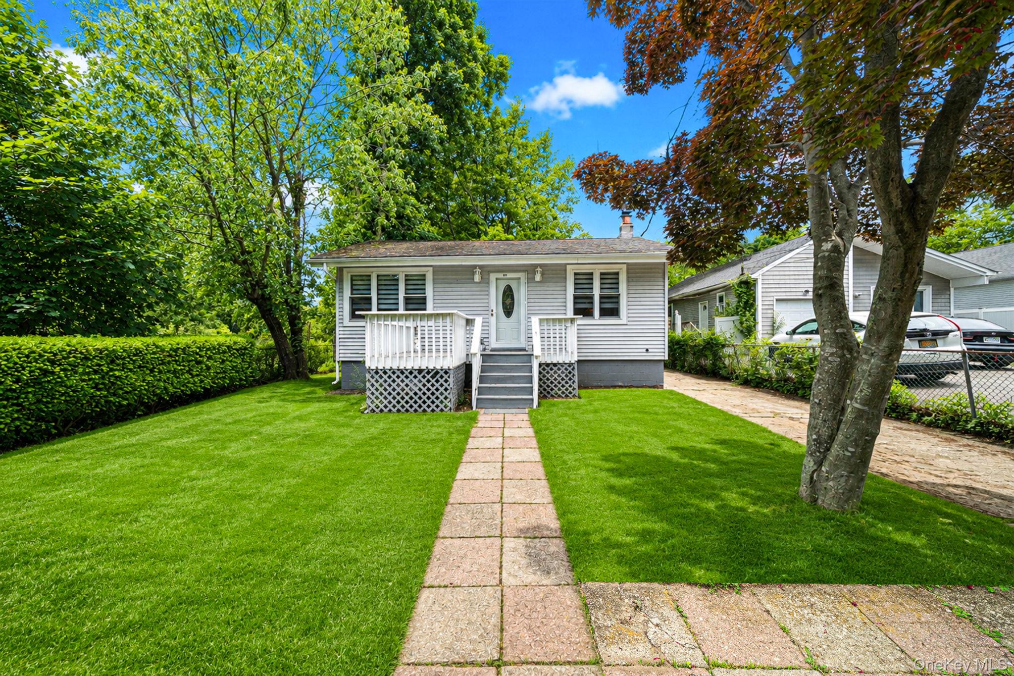 411 Glen Drive Property Photo 1