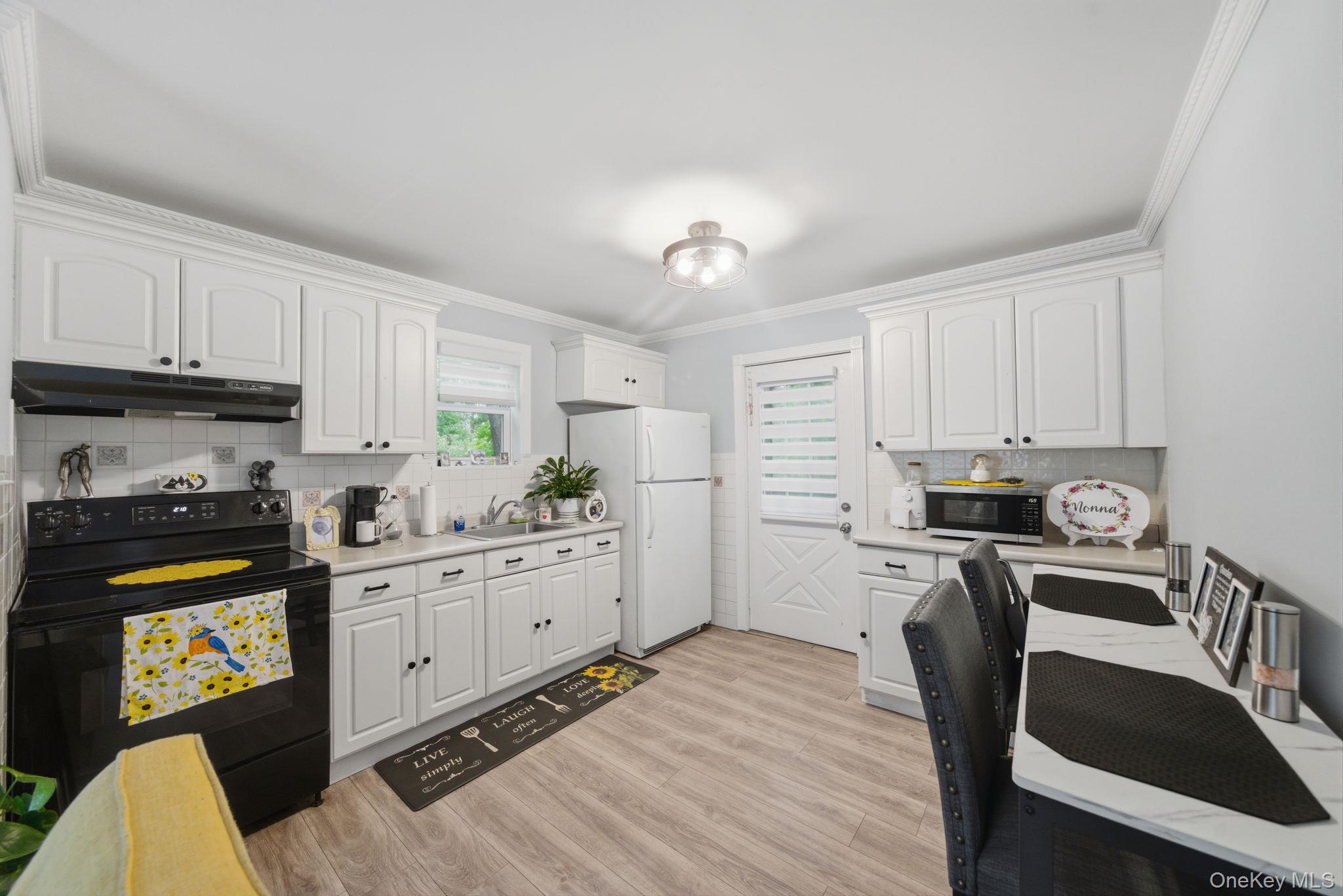 411 Glen Drive Property Photo 11