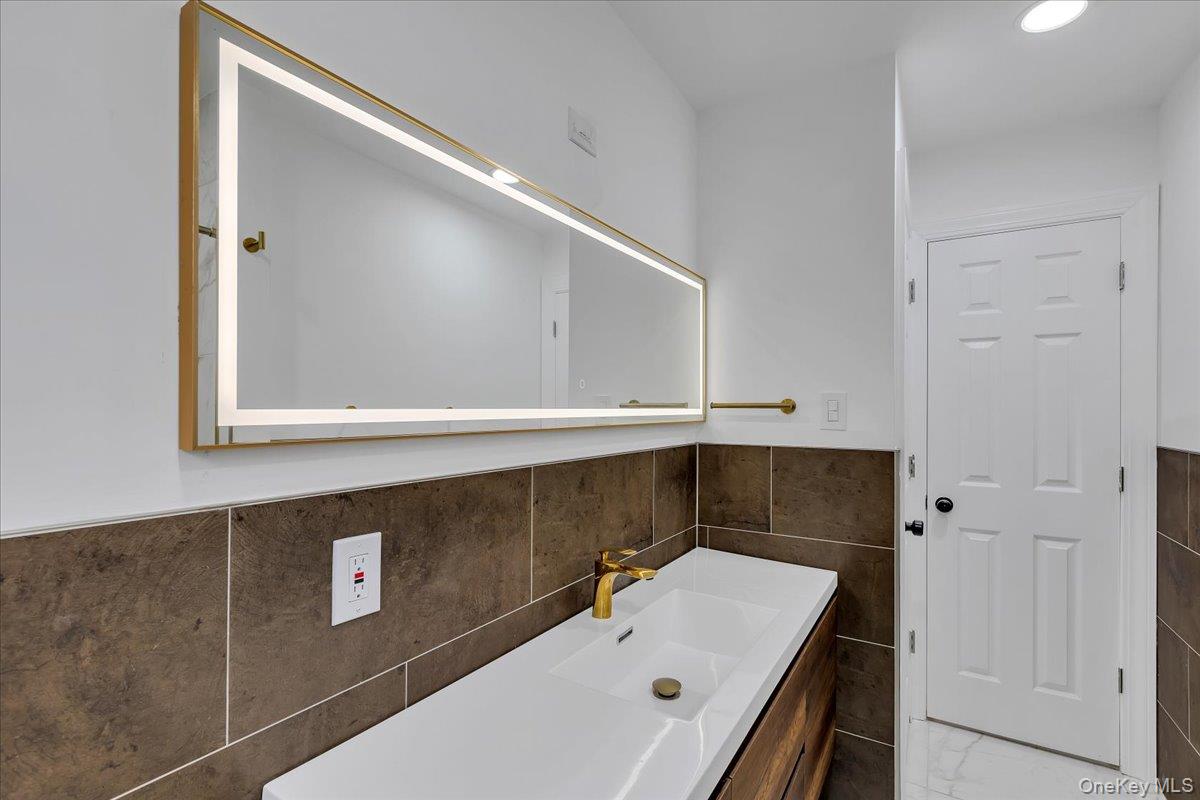513 Canada Street Property Photo 28