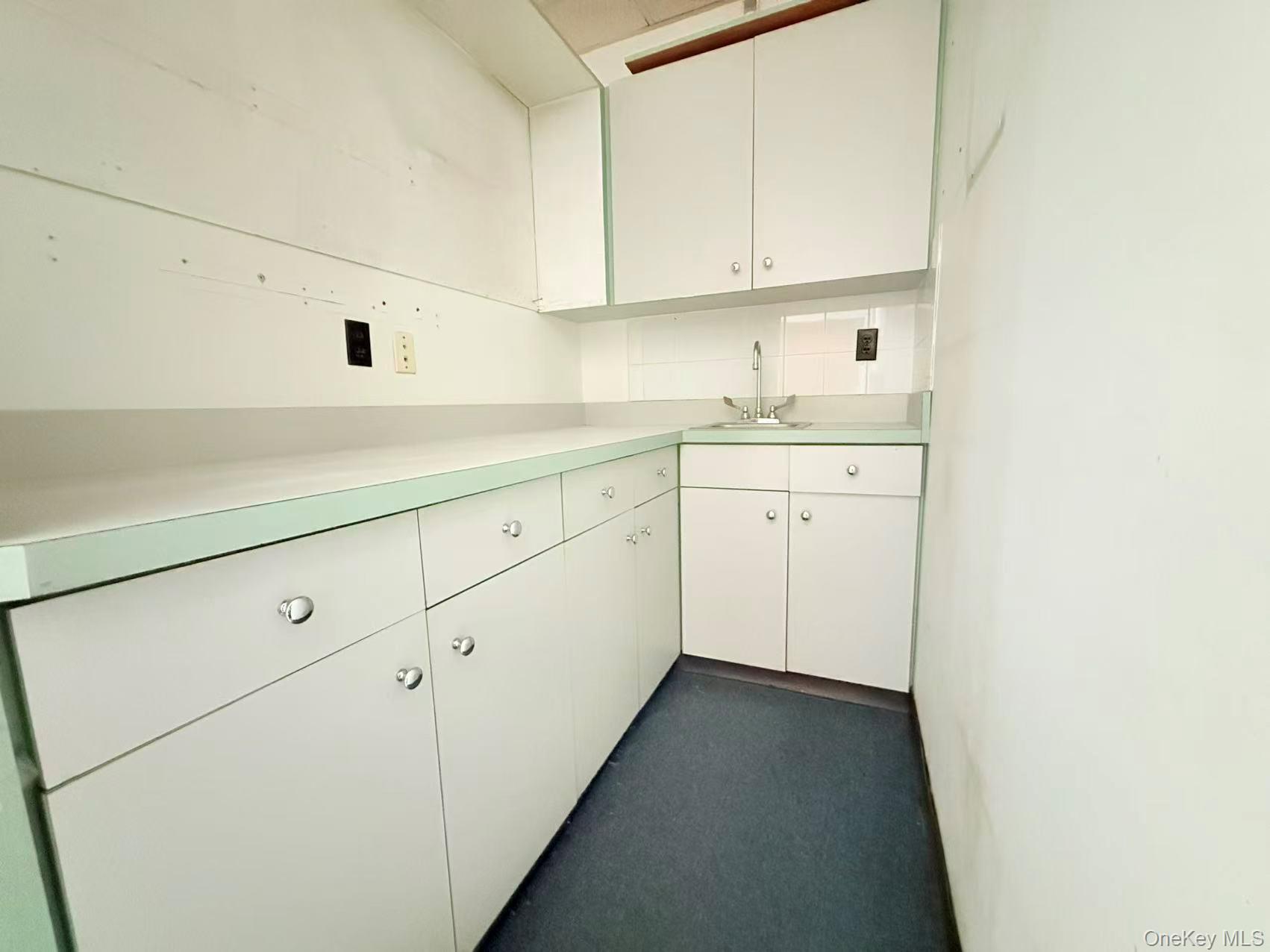 7 Chatham Square 704 Property Photo 6