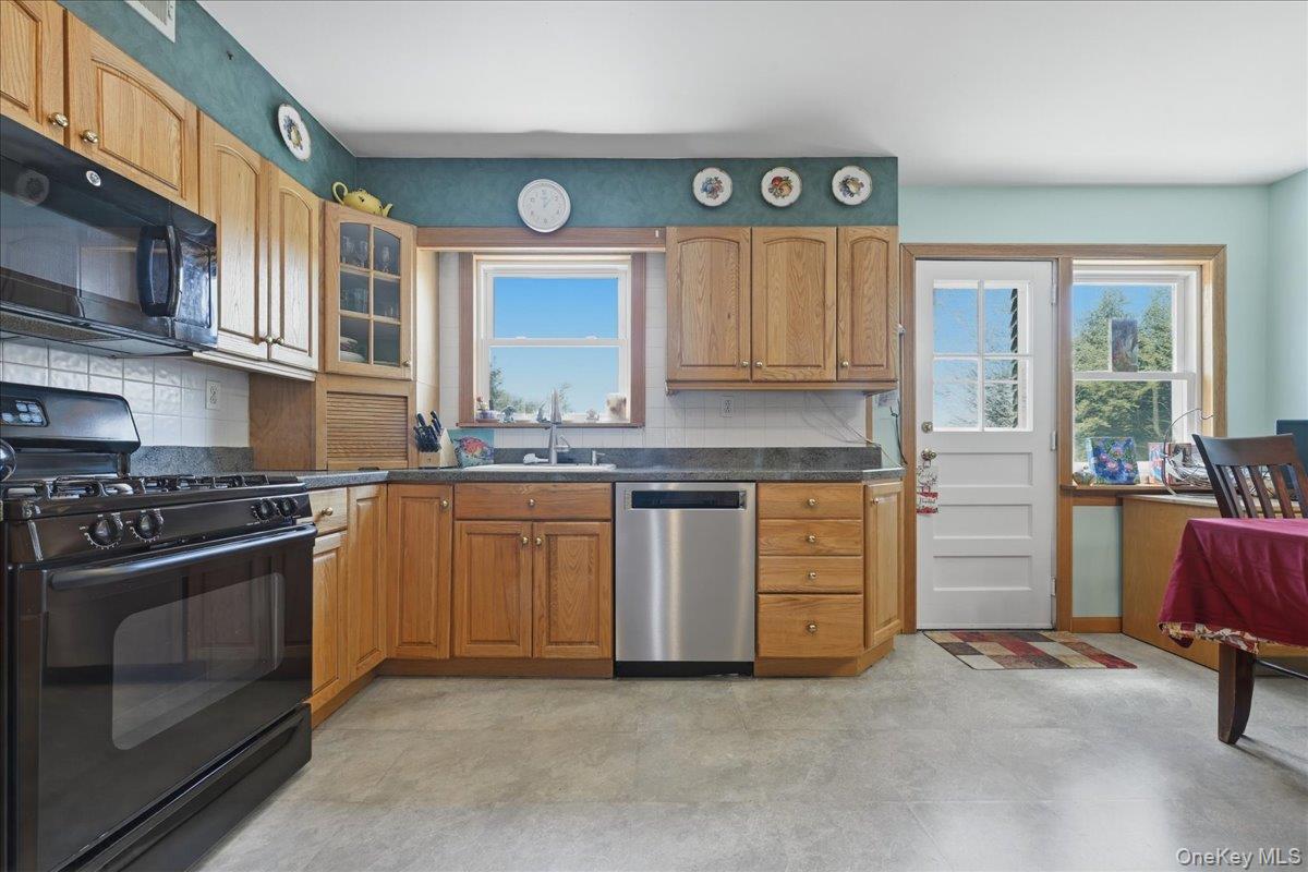 6369 Douglaston Parkway 56 Property Photo 10