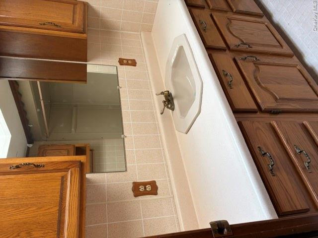 100 Decker Road 2 Property Photo 17