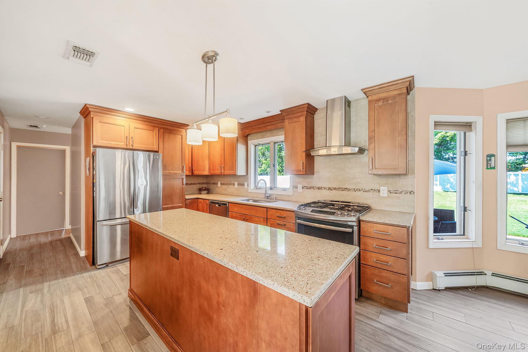 6 Sachem Court Property Photo 9