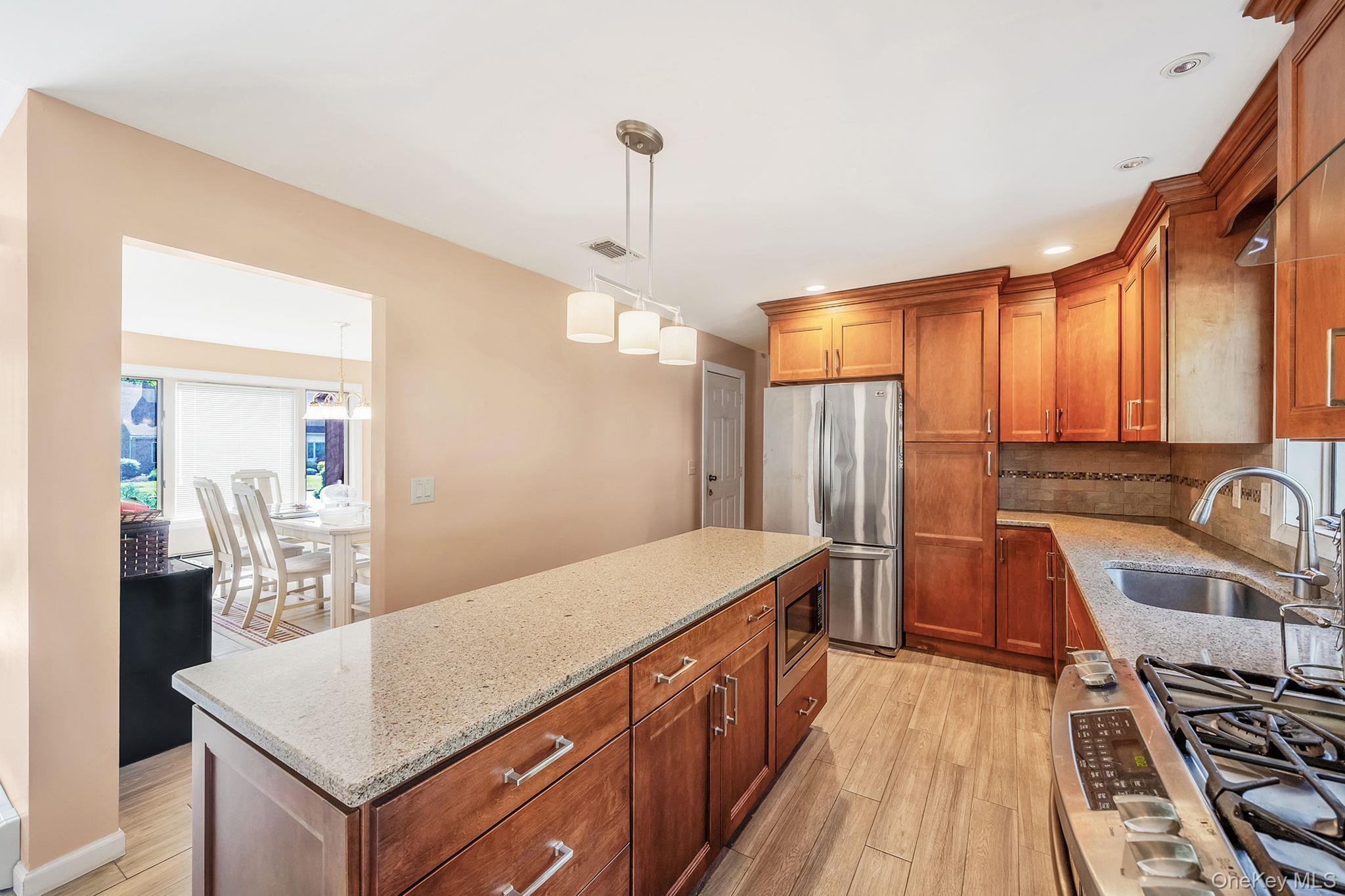6 Sachem Court Property Photo 10