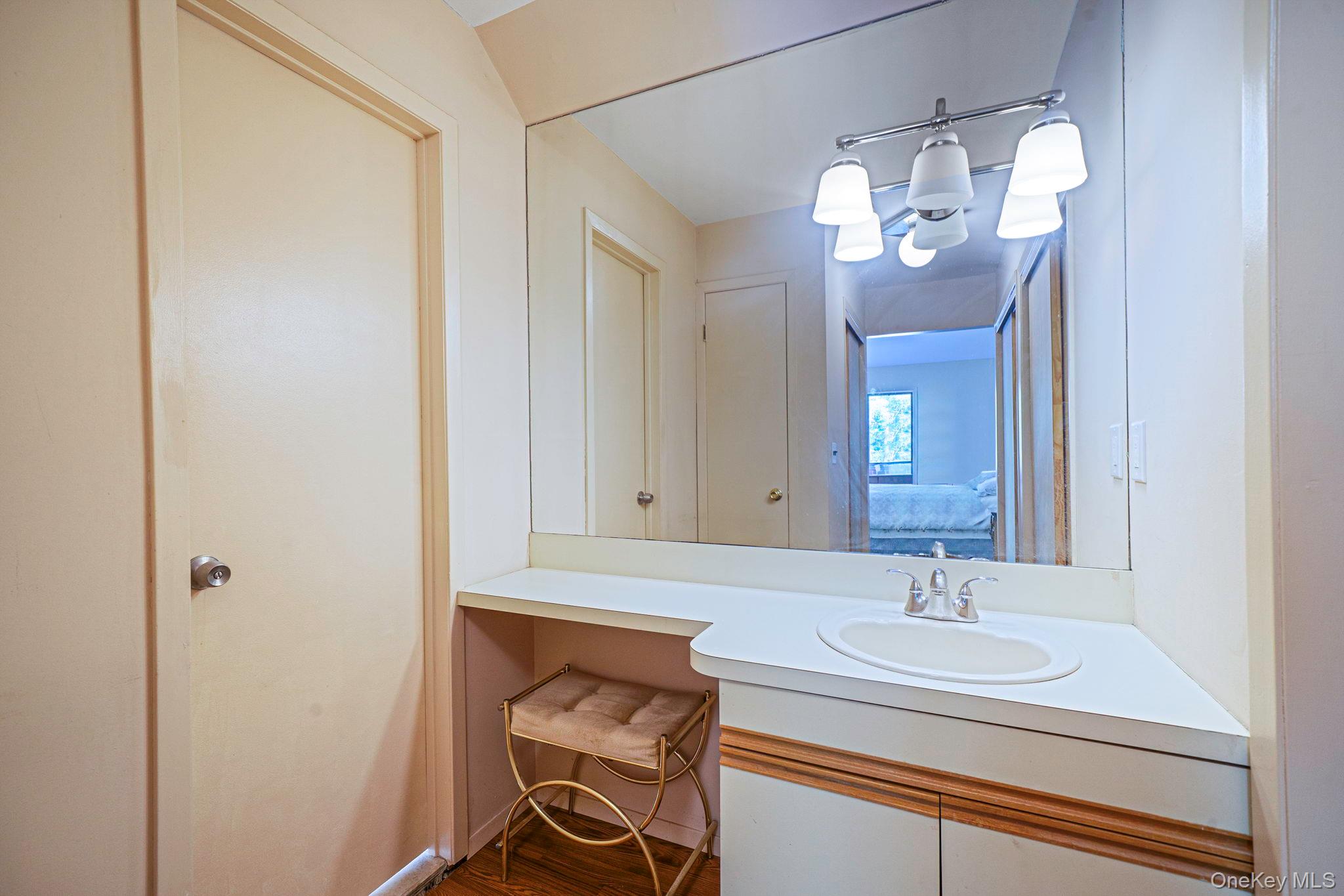 6 Sachem Court Property Photo 17