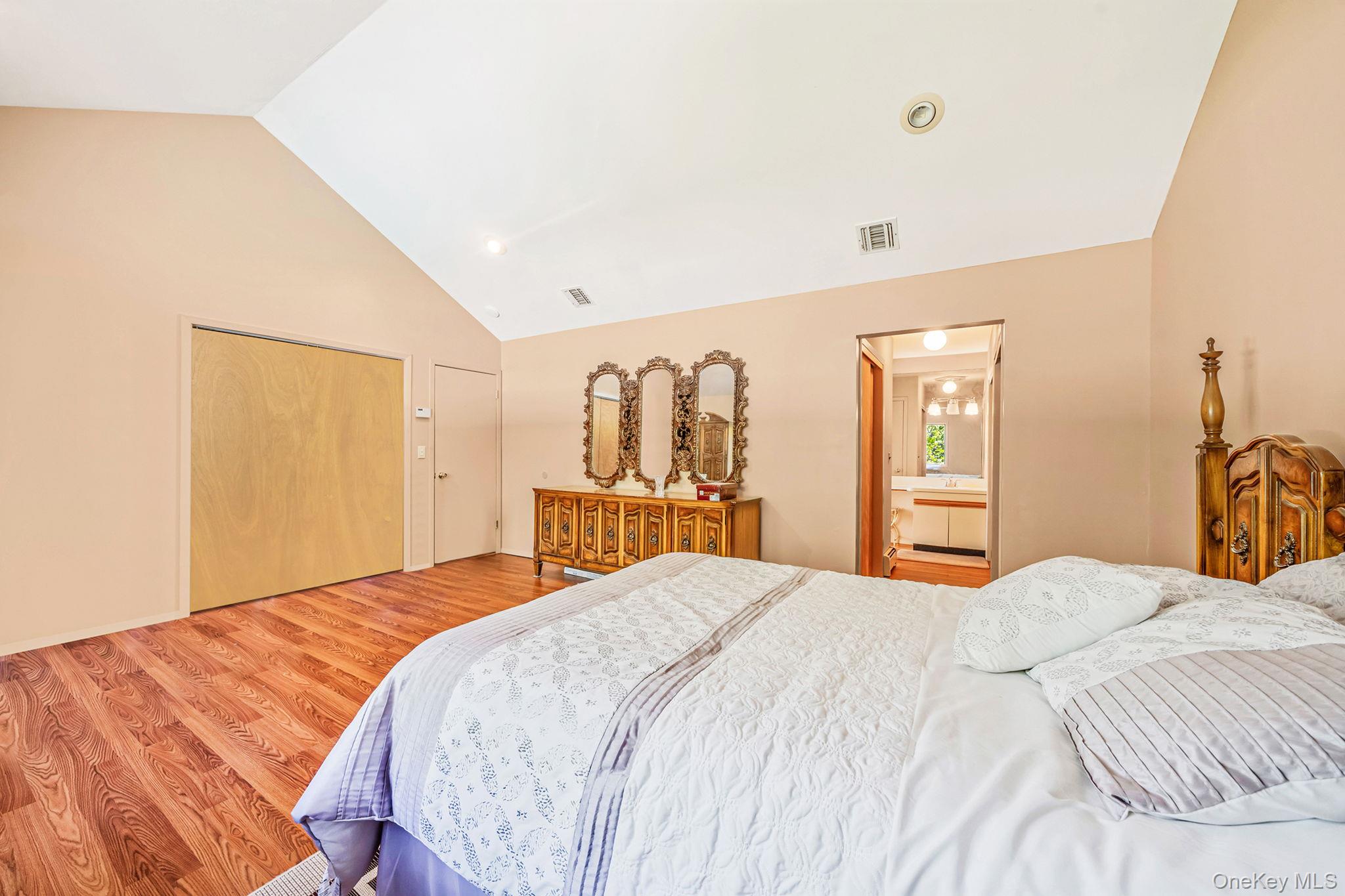 6 Sachem Court Property Photo 21