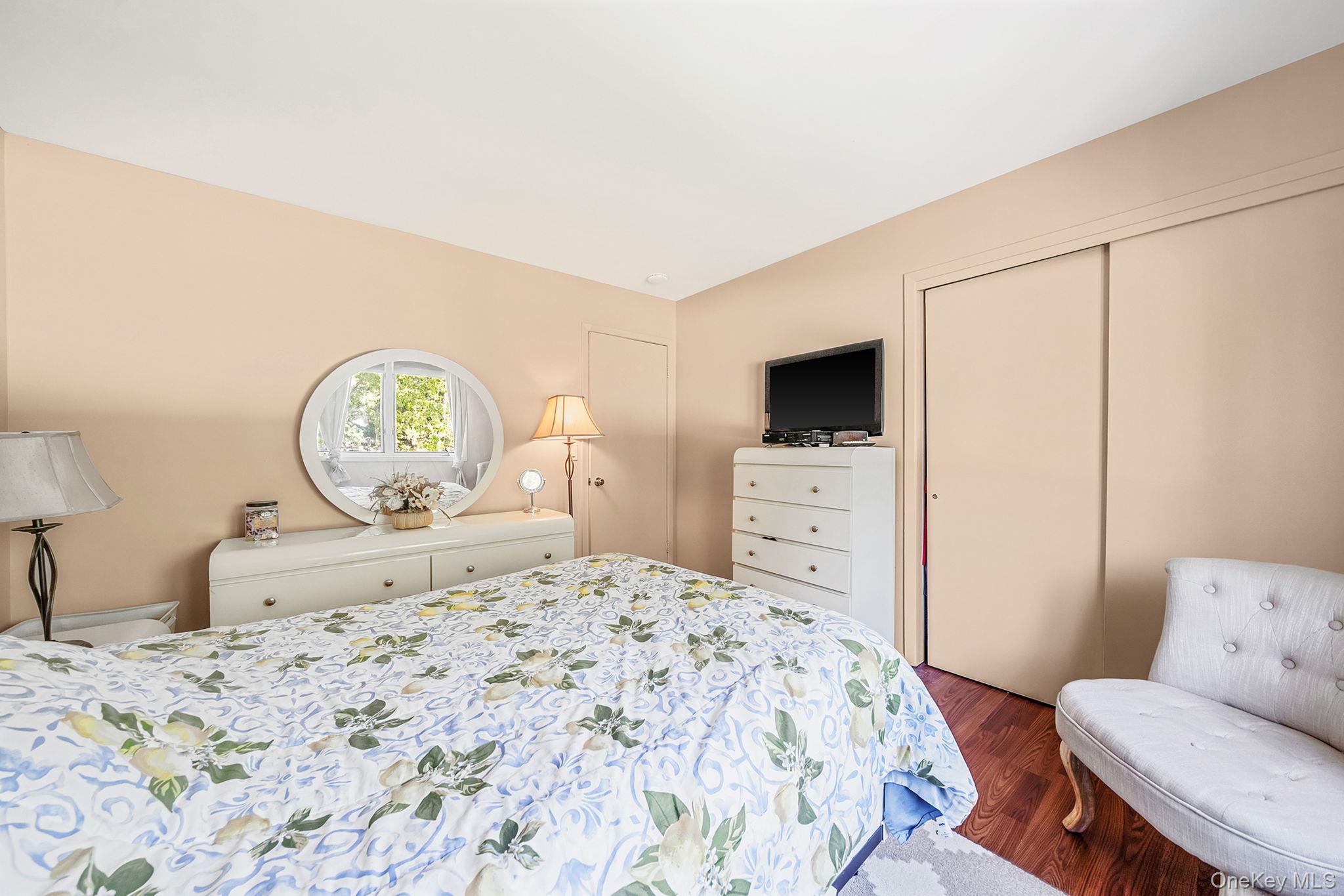 6 Sachem Court Property Photo 23