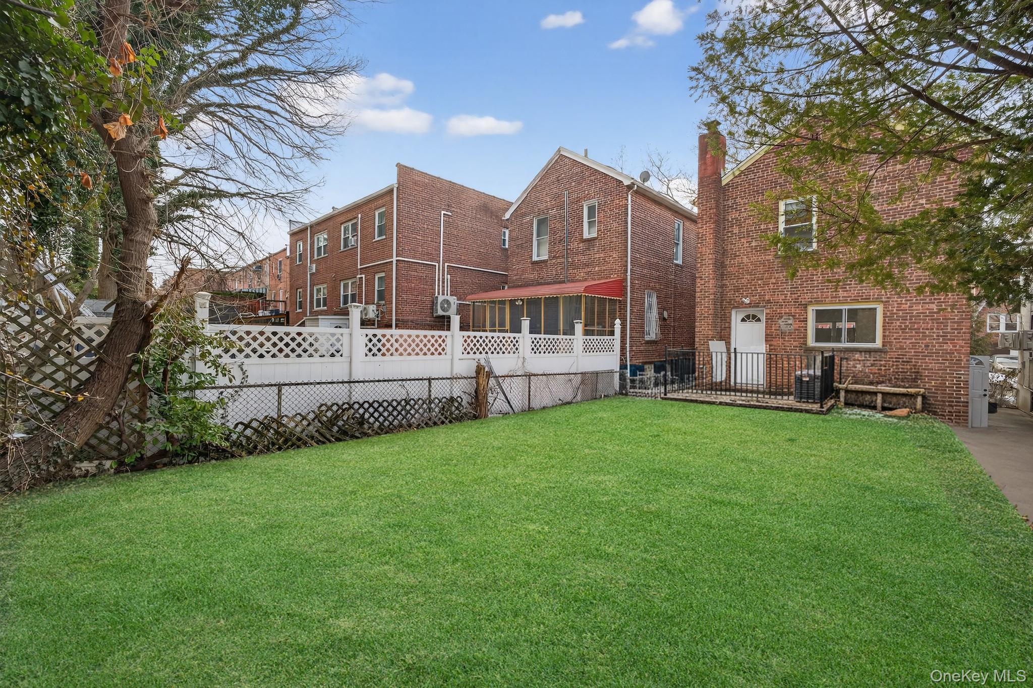 4058 Murdock Avenue Property Photo 12
